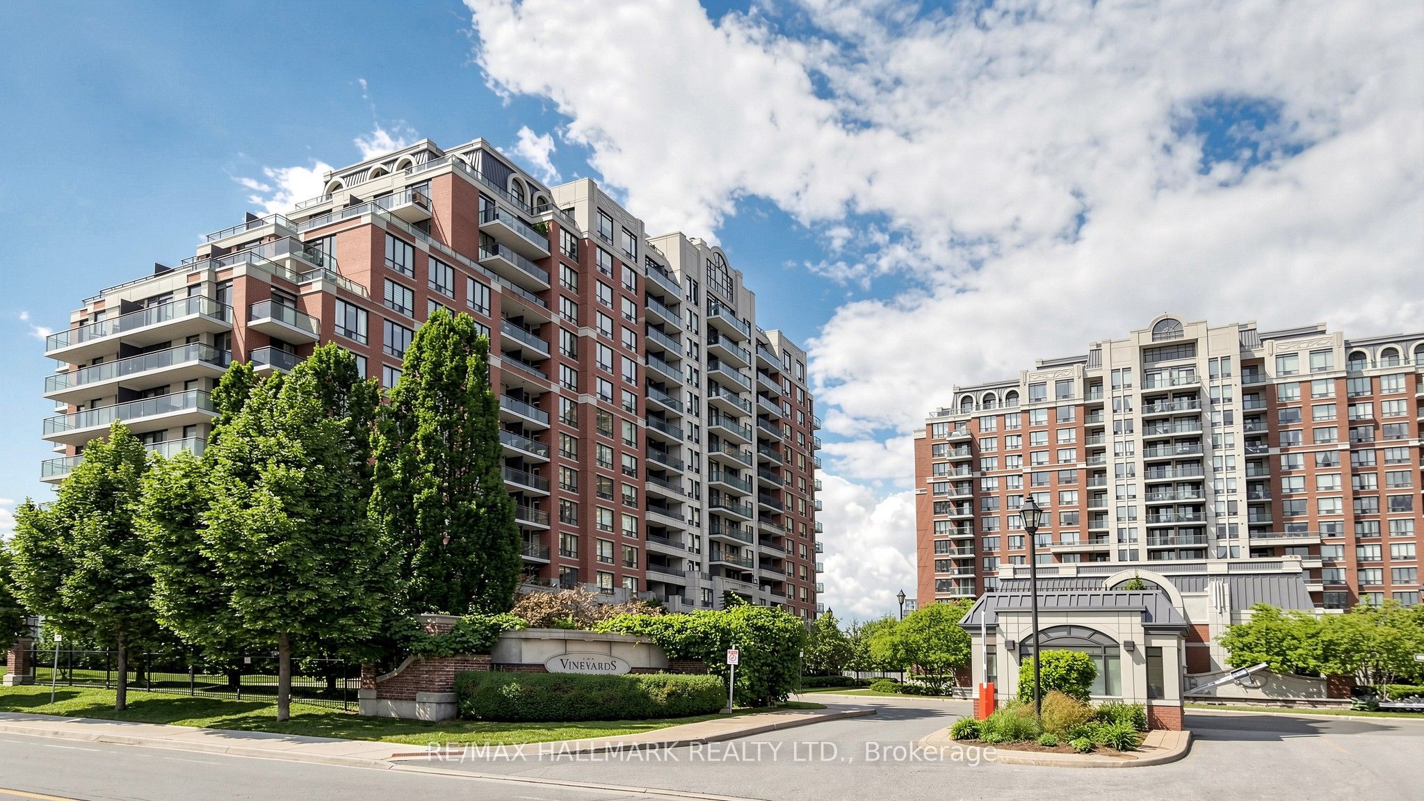 310 Red Maple Road 712, Richmond Hill, ON L4C 0T7 photo 2