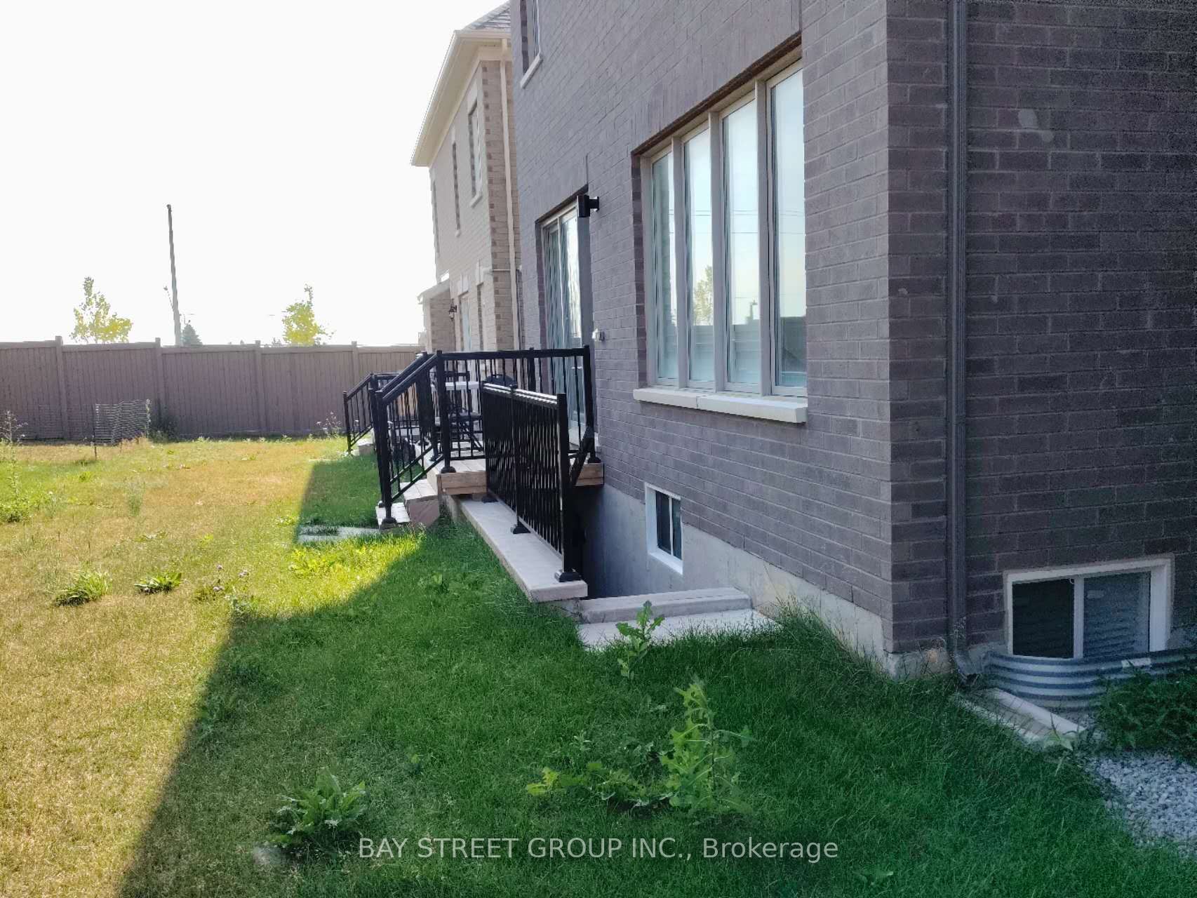 6 Longworth Avenue, Richmond Hill, ON L4E 1J1 photo 2