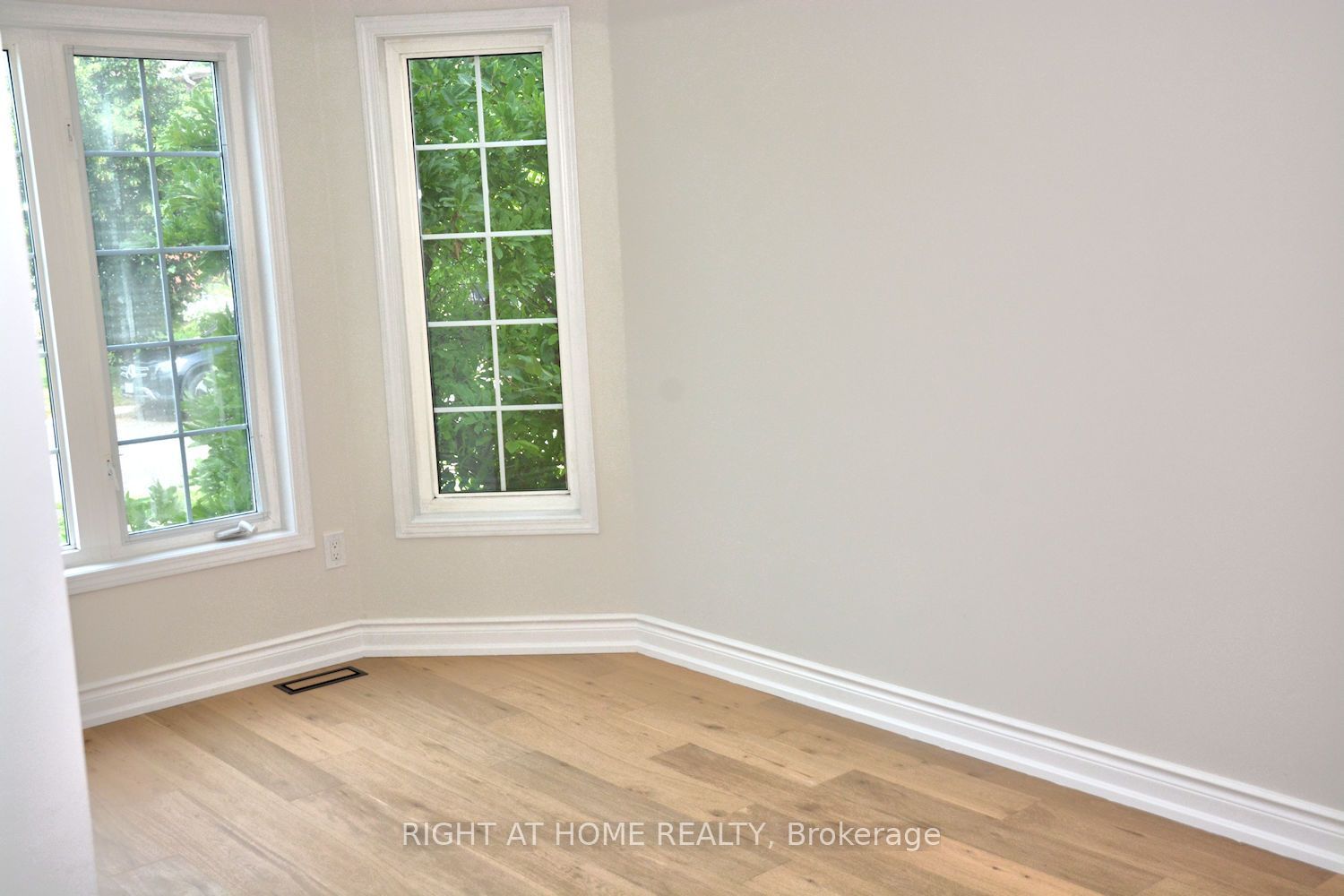 255 Marble Place, Newmarket, ON L3X 2Y3 photo 4