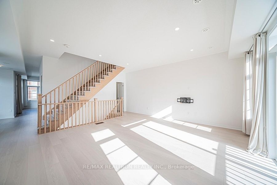 1 Sissons Way, Markham, ON L6B 1R2 photo 4