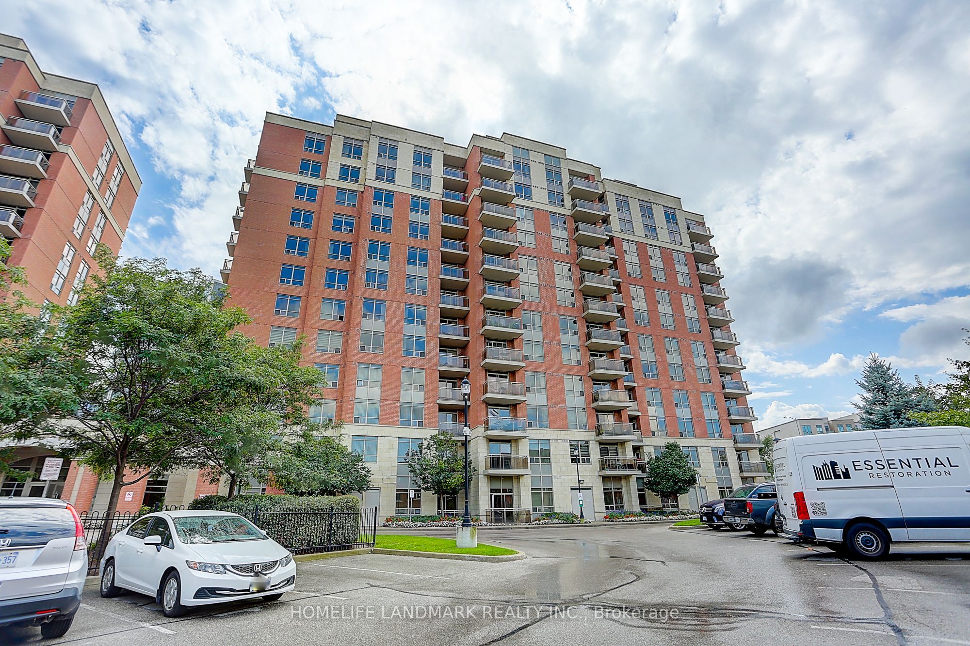 75 King William Crescent 1013, Richmond Hill, ON L4B 0C1 photo 2