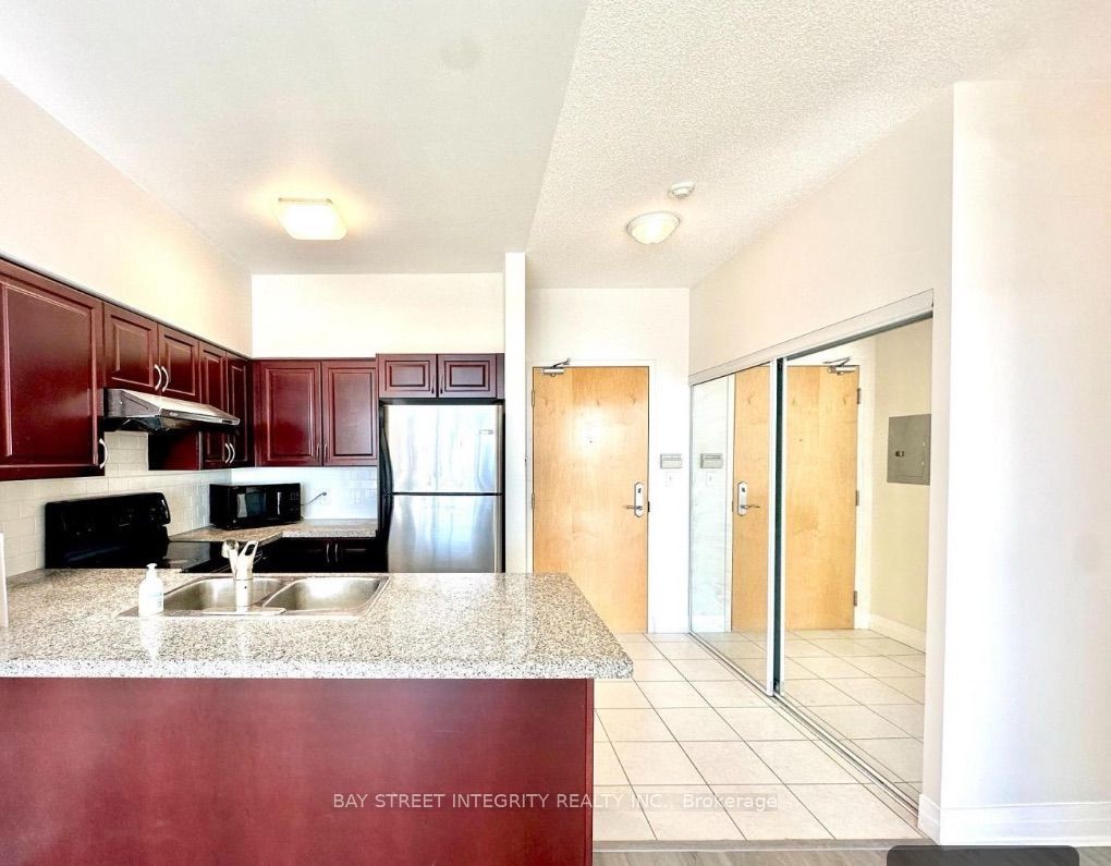7373 Kennedy Road PH02, Markham, ON L3R 1H6 photo 3
