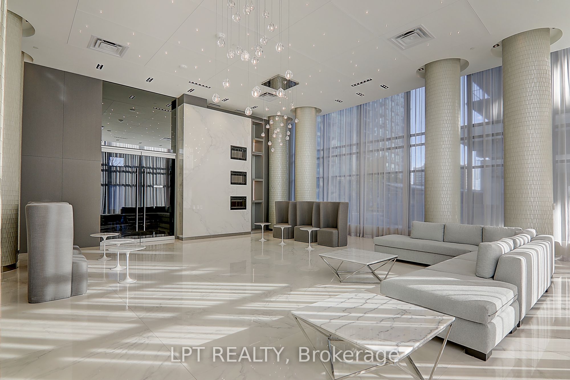75 Oneida Crescent 1601, Richmond Hill, ON L4B 0H3 photo 4