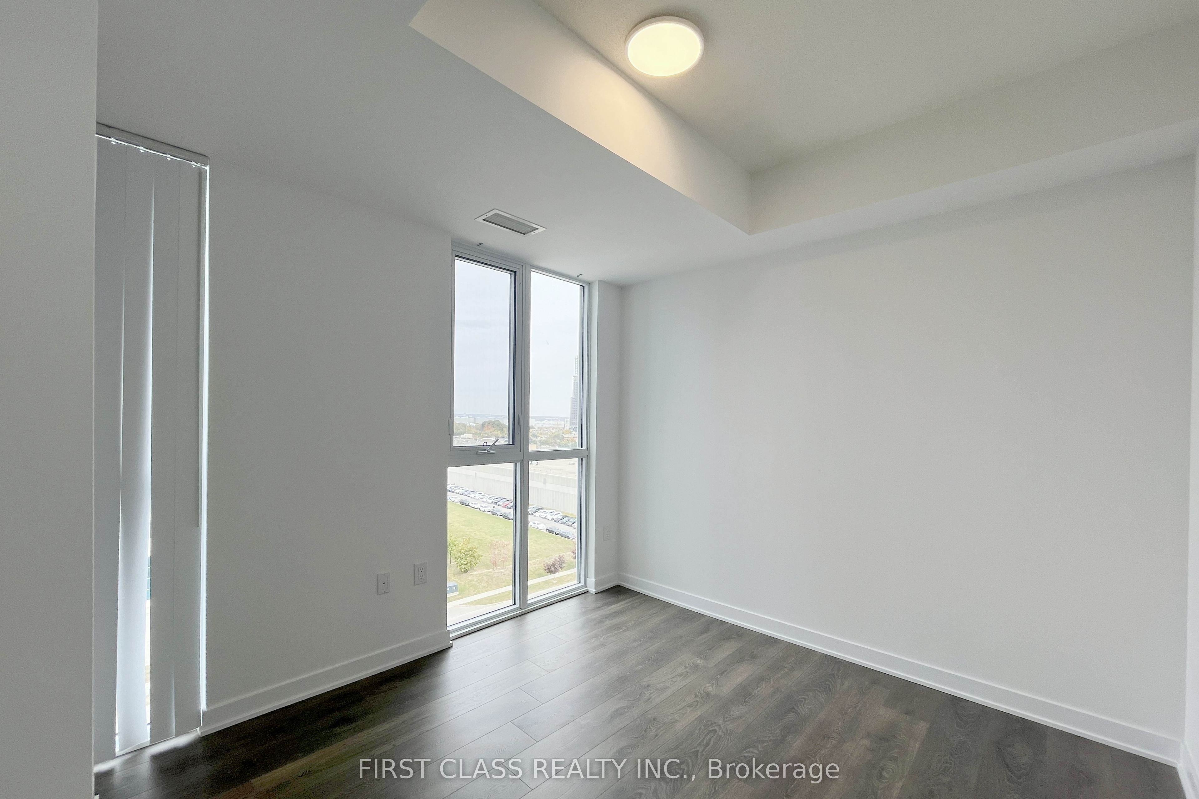 60 Honeycrisp Crescent 907, Vaughan, ON L4K 5Z8 photo 5