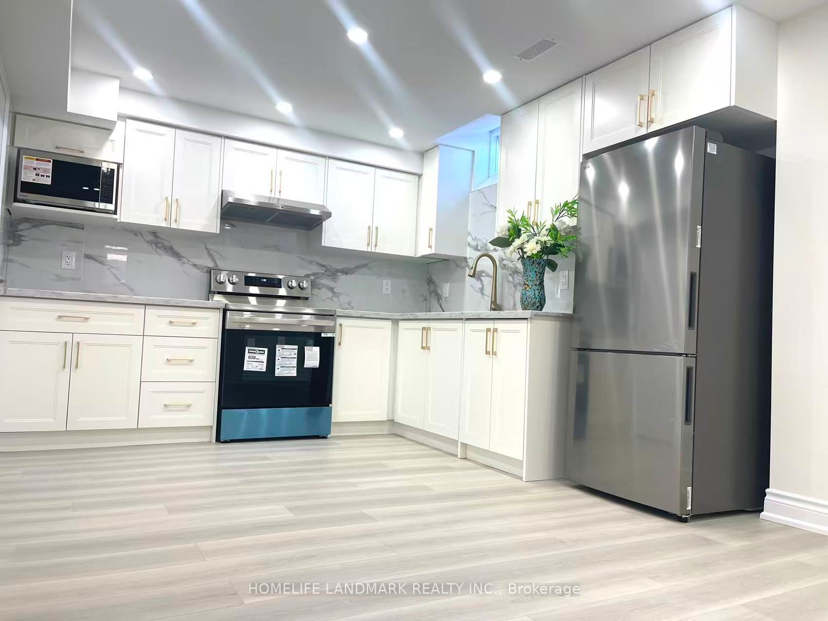 252 Borealis Avenue, Aurora, ON L4G 7V9