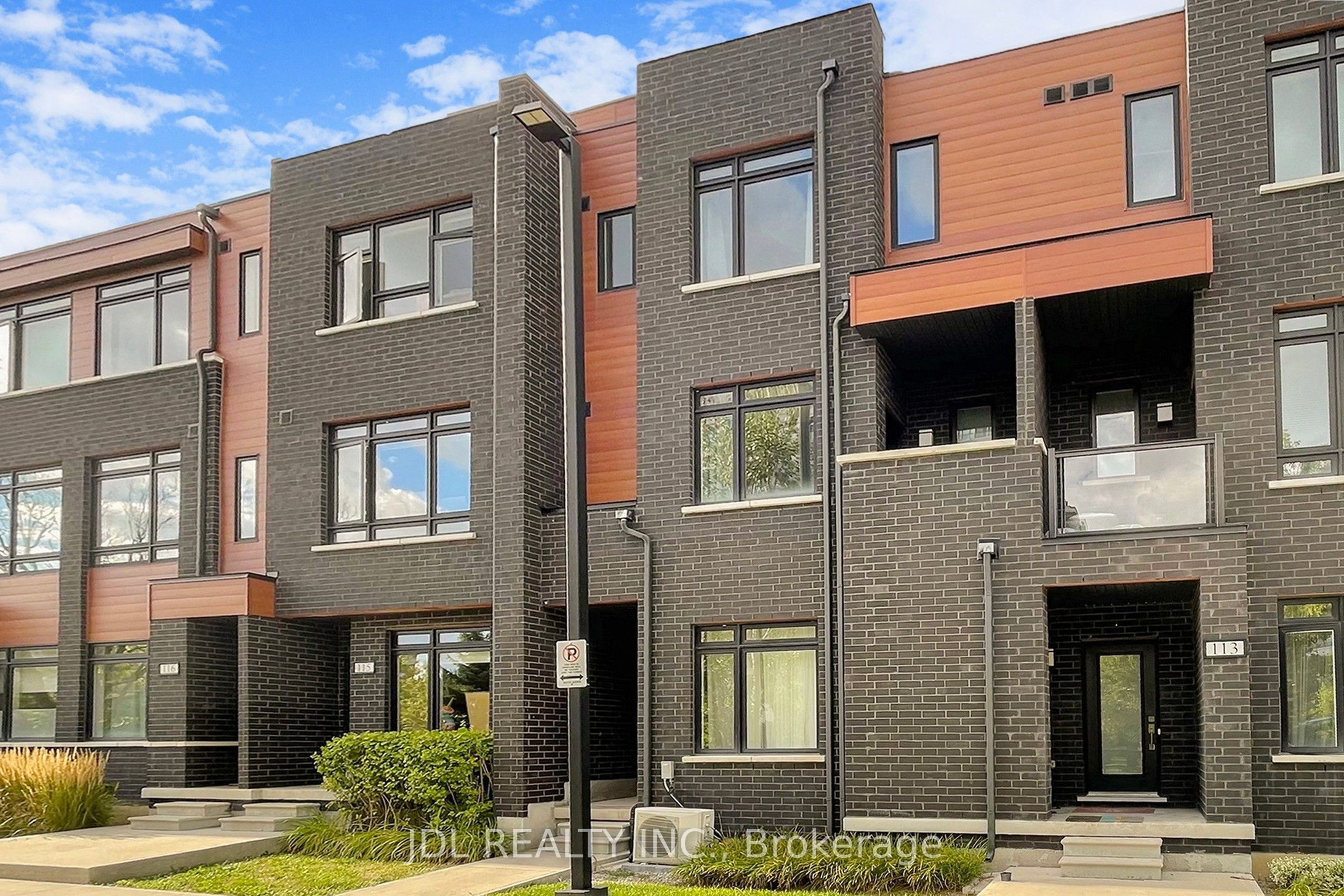 370 Red Maple Road 112, Richmond Hill, ON L4C 6P5 photo 4