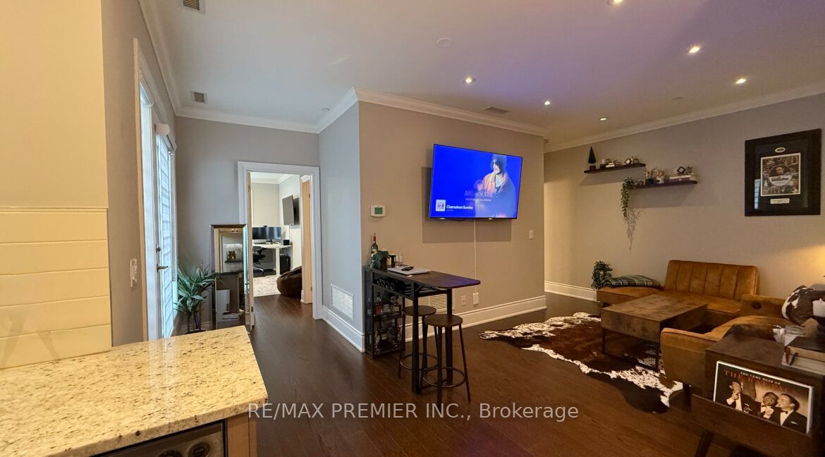 10360 Islington Avenue 212, Vaughan, ON L0J 1C0 photo 5