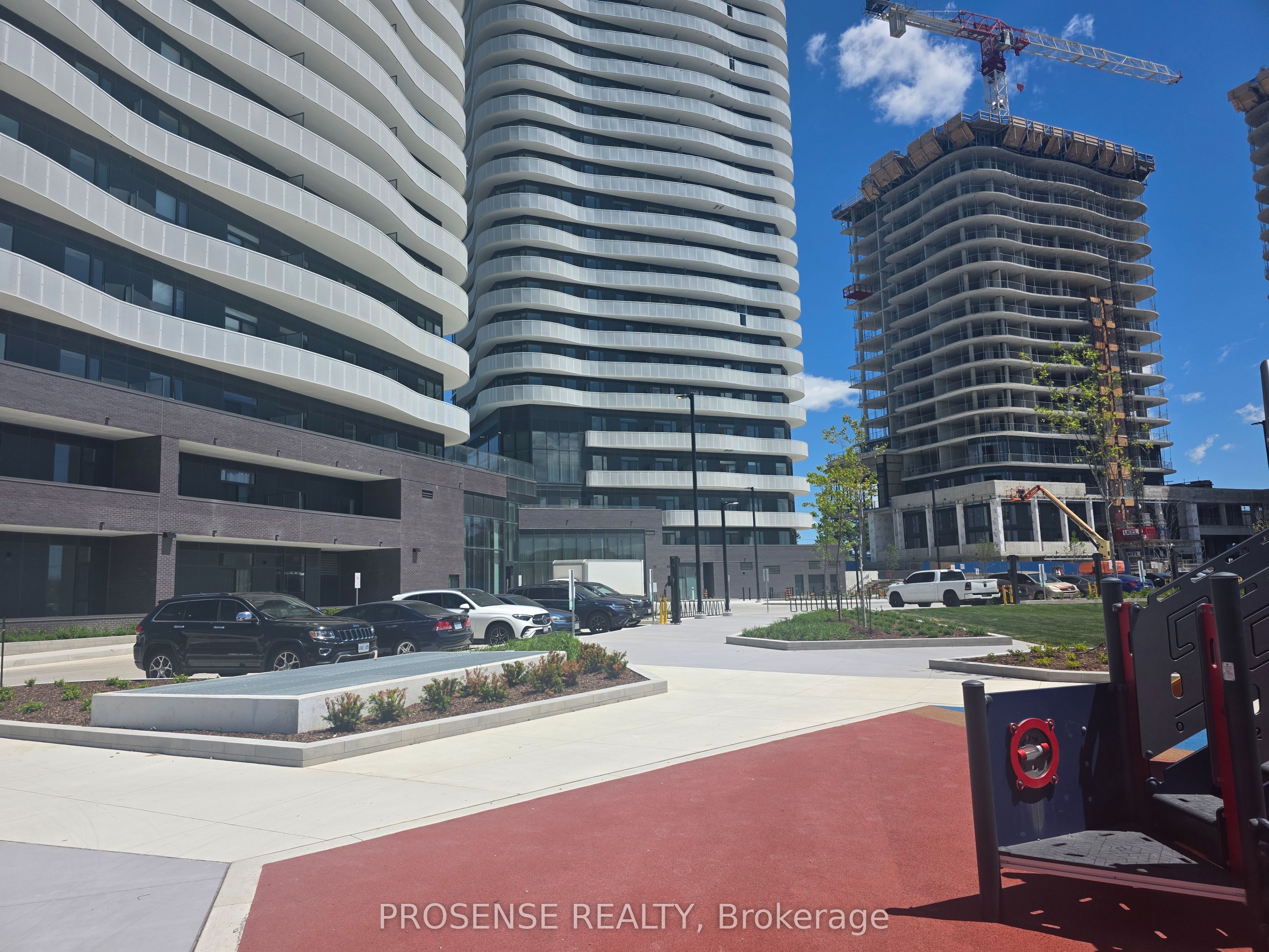 10 Flavelle Trail 2102, Vaughan, ON L4L 0M9