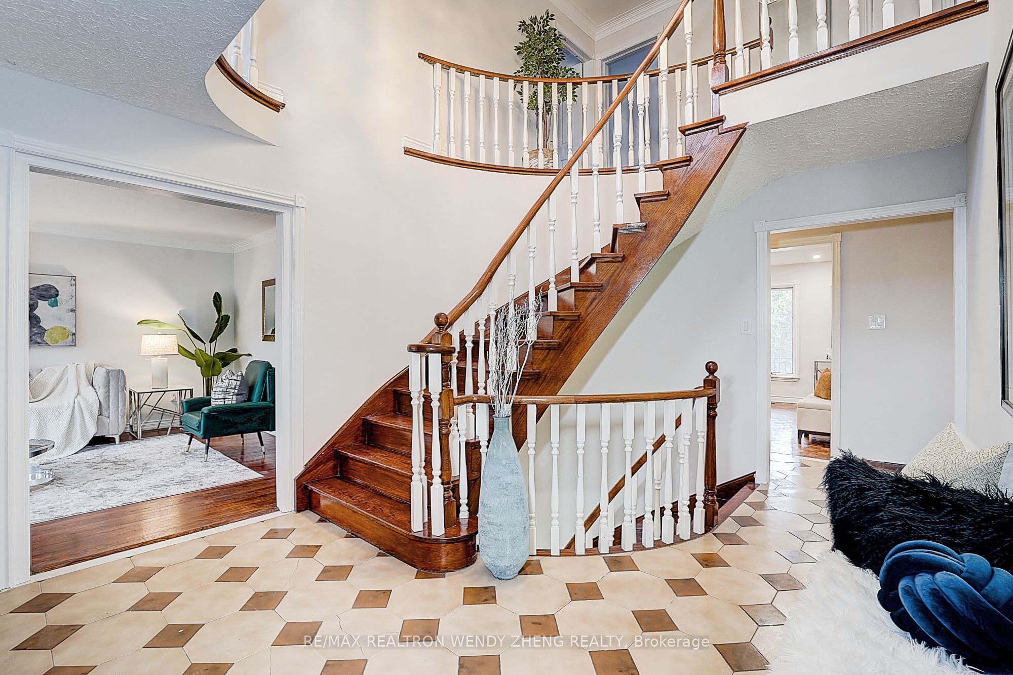 60 Birch Avenue, Richmond Hill, ON L4C 6C6