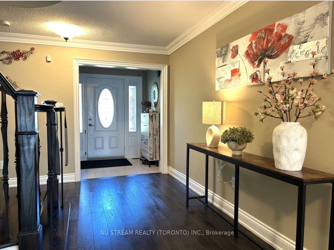 31 Ashfield Drive, Richmond Hill, ON L4E 2L6 photo 2