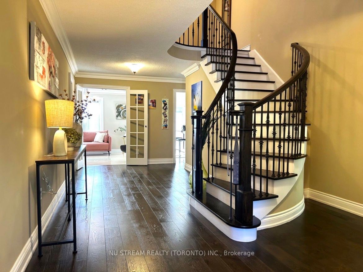 31 Ashfield Drive, Richmond Hill, ON L4E 2L6 photo 4