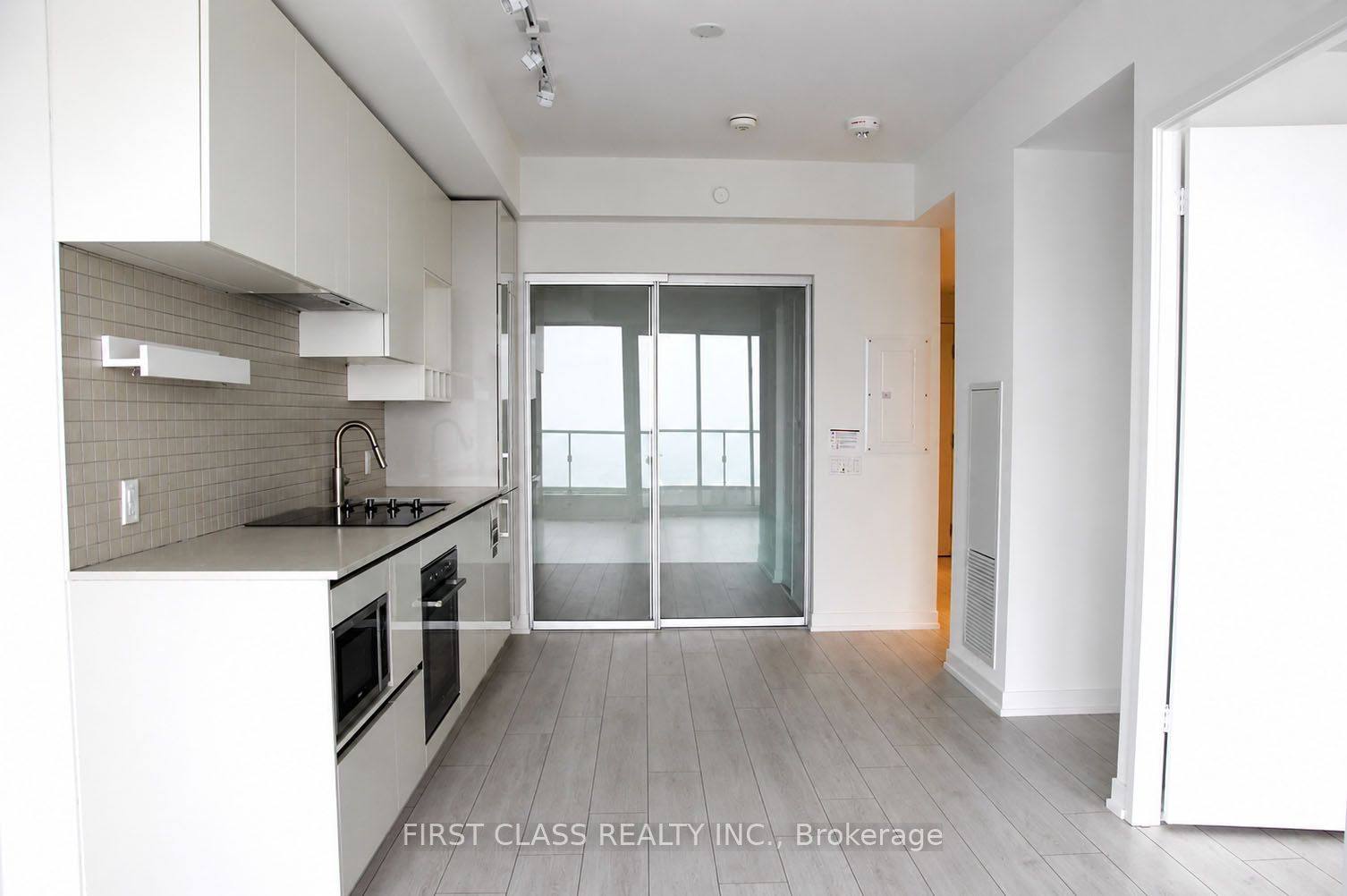 5 Buttermill Avenue 6005, Vaughan, ON L4K 0J5 photo 2
