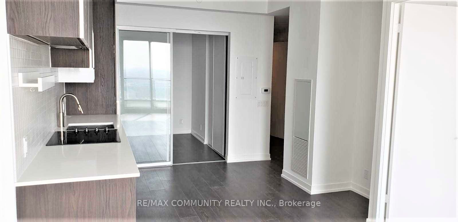 898 Portage Parkway 4705, Vaughan, ON L4K 0J6 photo 4