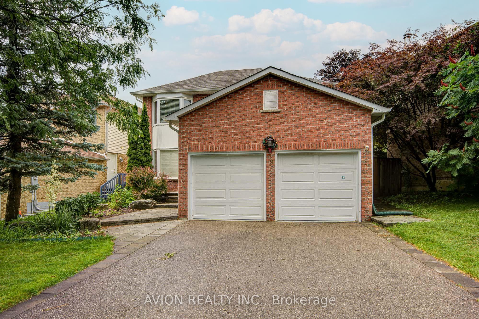 9 Falan Heights Crescent, Aurora, ON L4G 5C2 photo 3