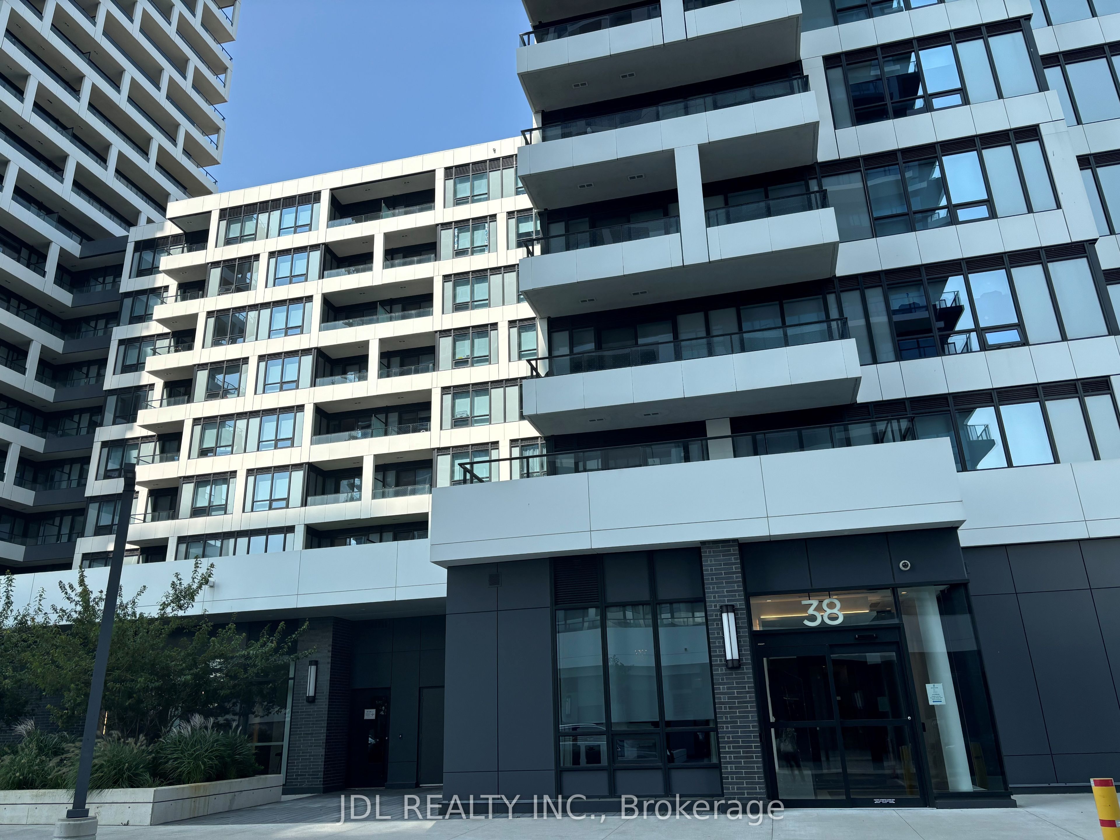 38 Water Walk Drive 711, Markham, ON L3R 6M8