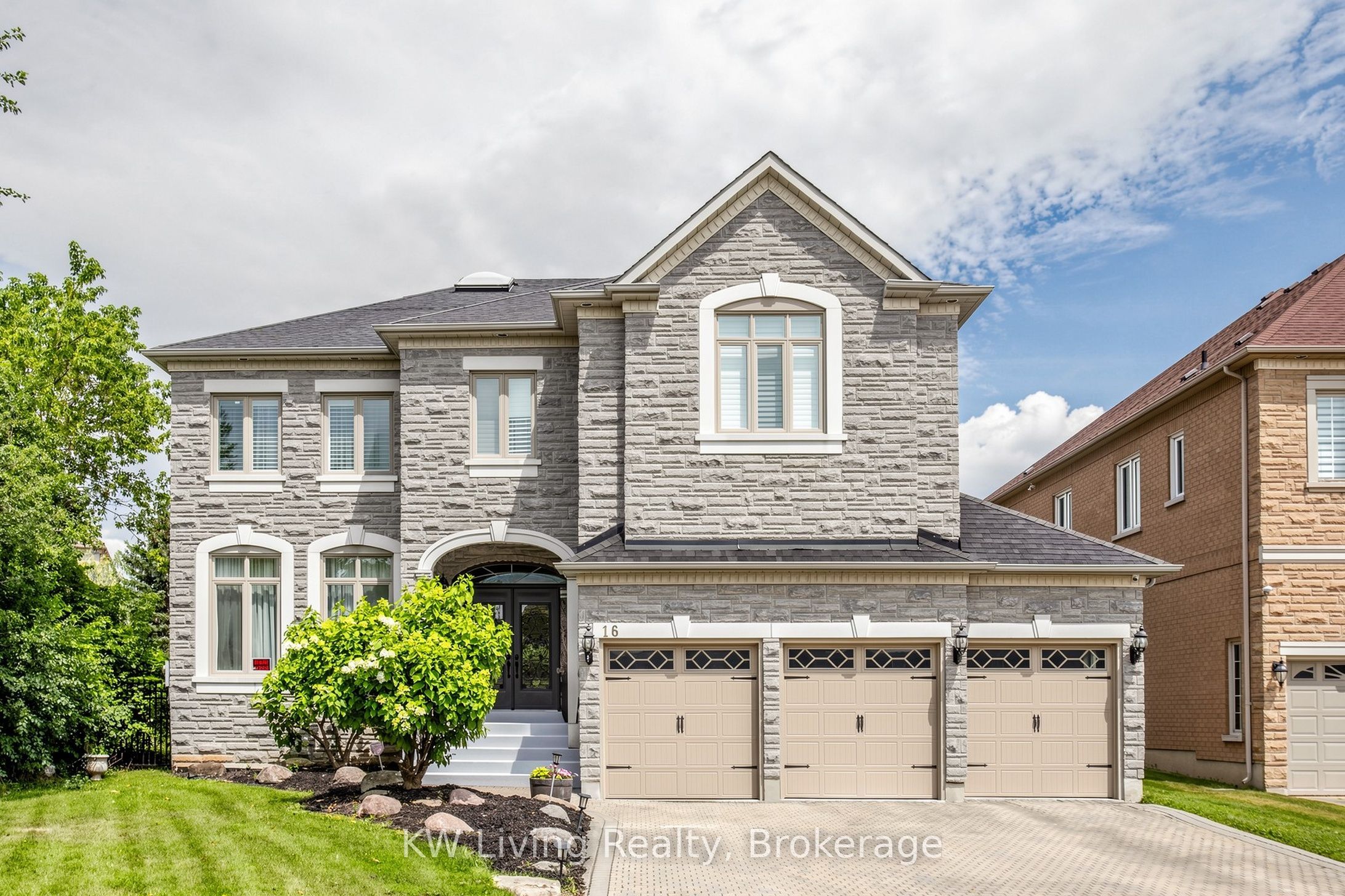 16 Montressor Court, Richmond Hill, ON L4B 4B7