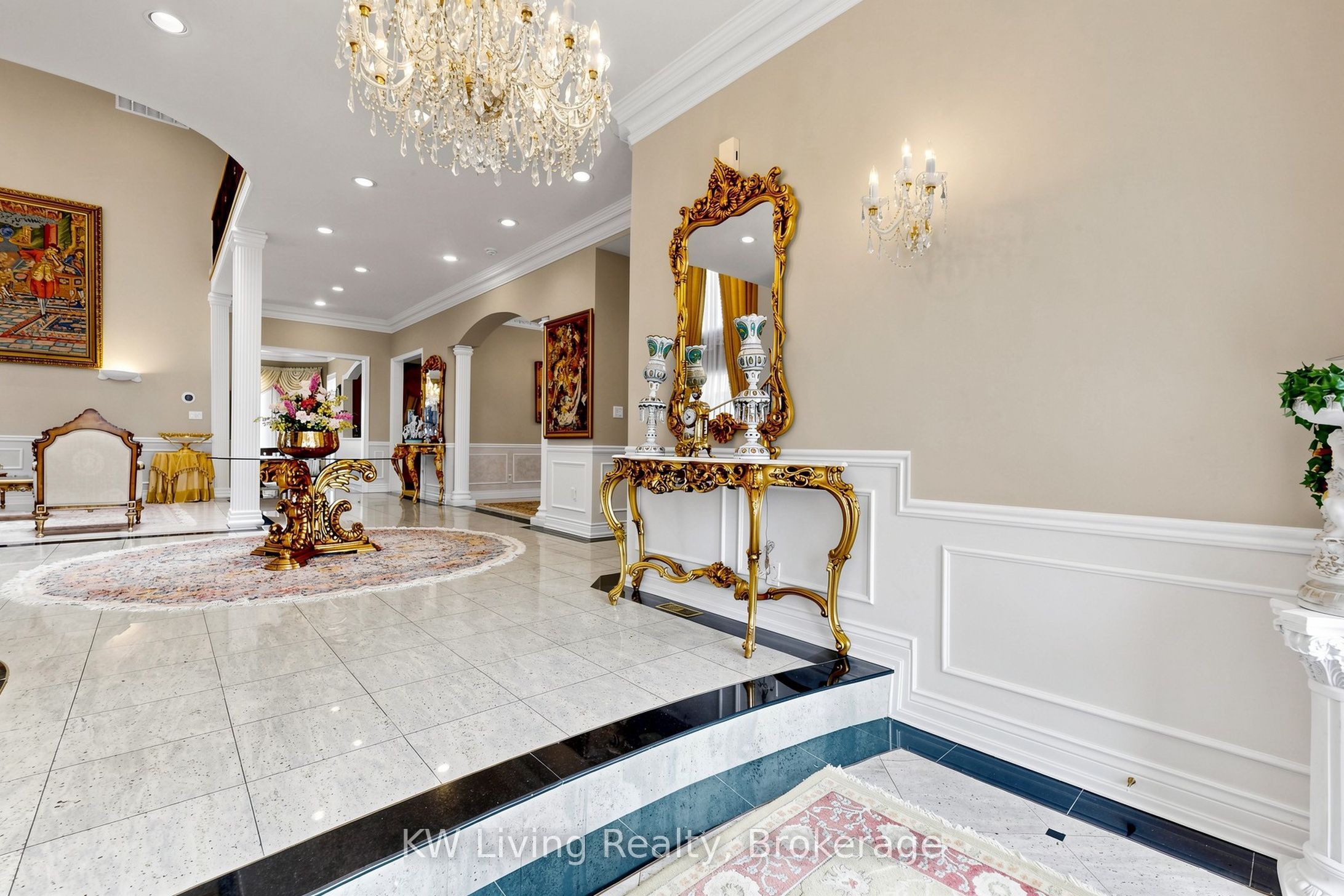 16 Montressor Court, Richmond Hill, ON L4B 4B7 photo 4