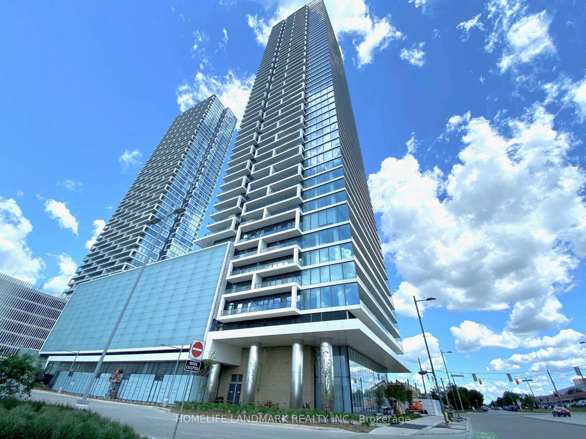 950 Portage Parkway 3306, Vaughan, ON L4K 0J7