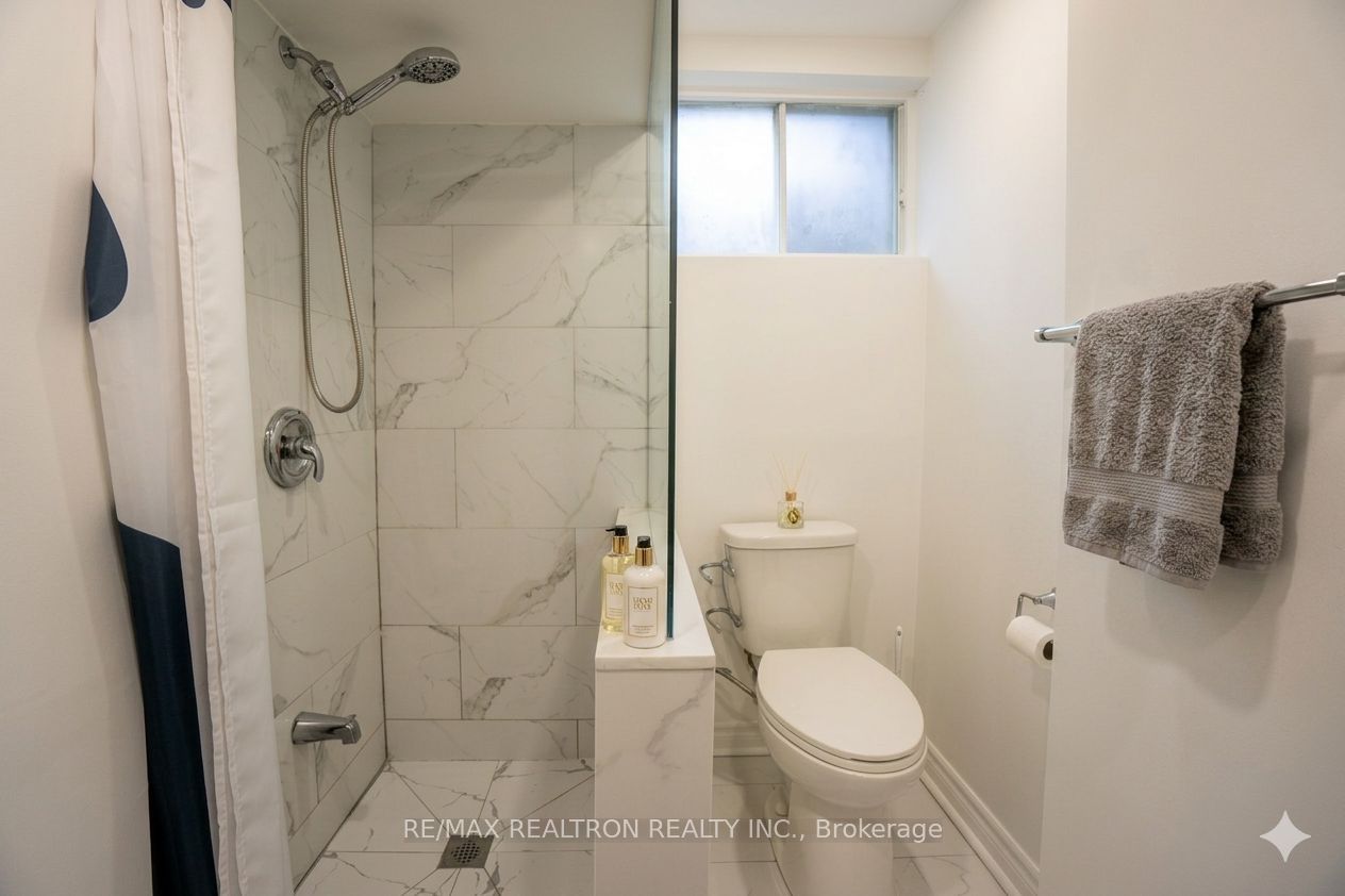 3 Evergreen Crescent Lower, Markham, ON L3T 5V8 photo 5