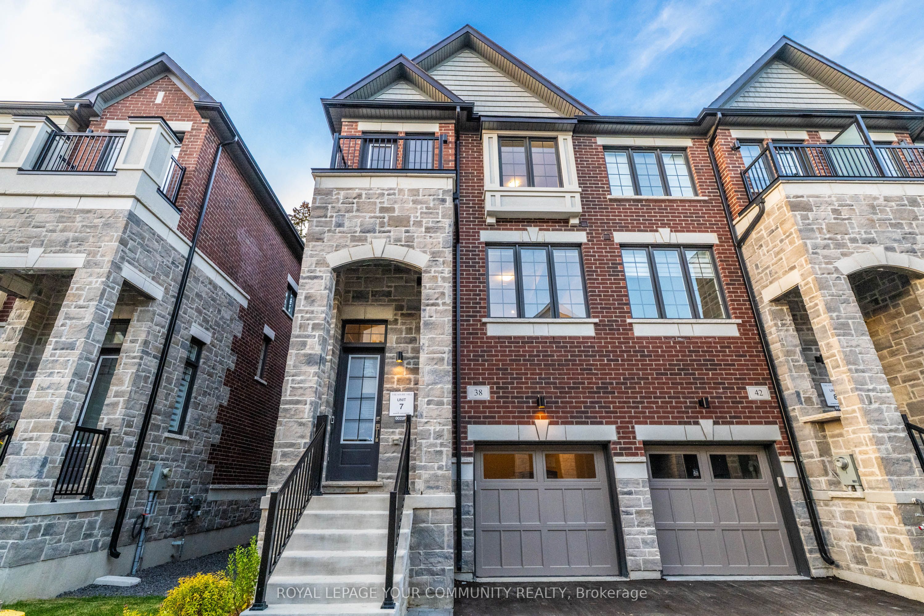 38 Arbour Green Crescent, Vaughan, ON L4H 4V2