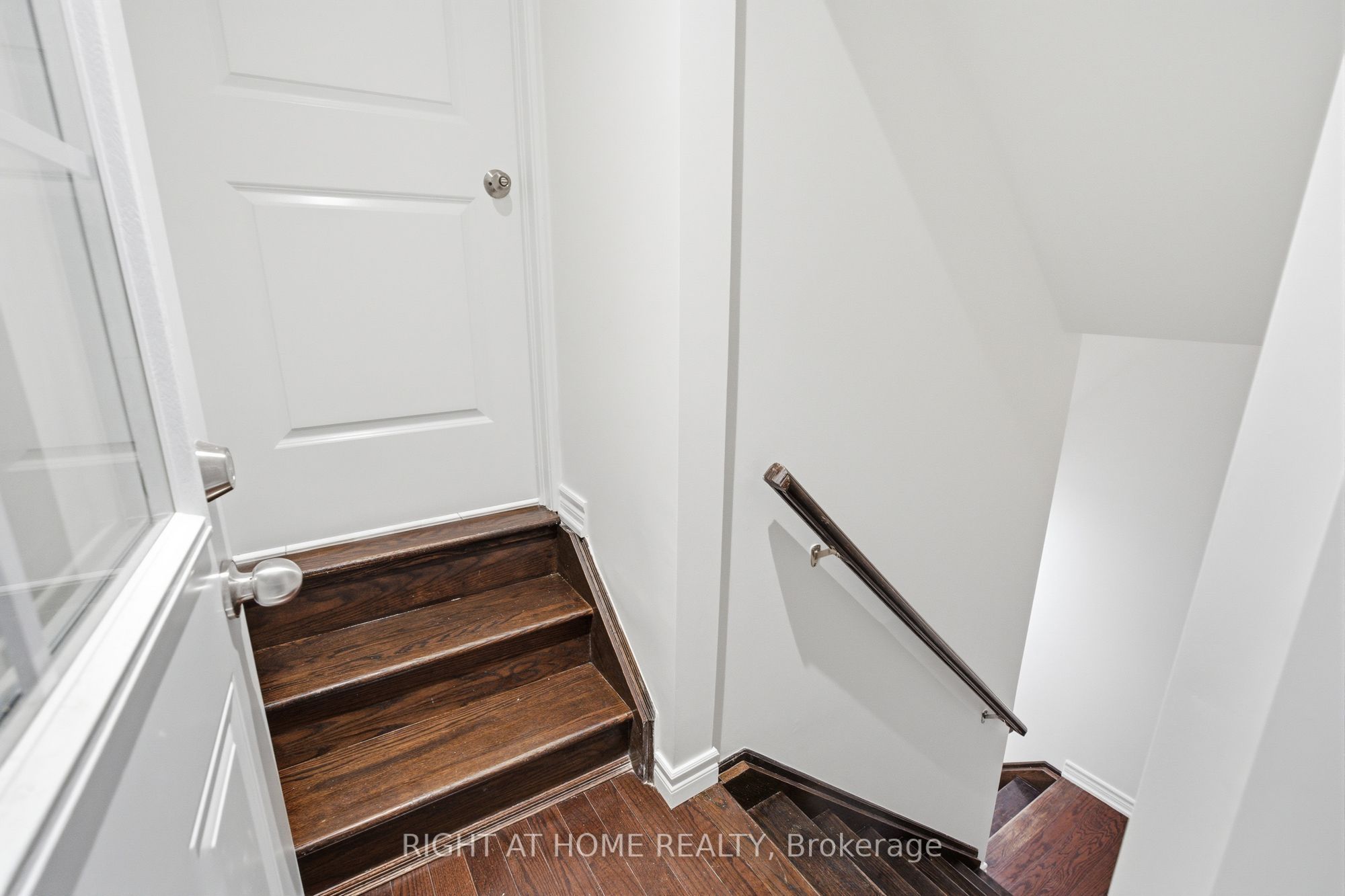 201 Donald Sim Avenue Basement, Markham, ON L6B 0Z1 photo 3