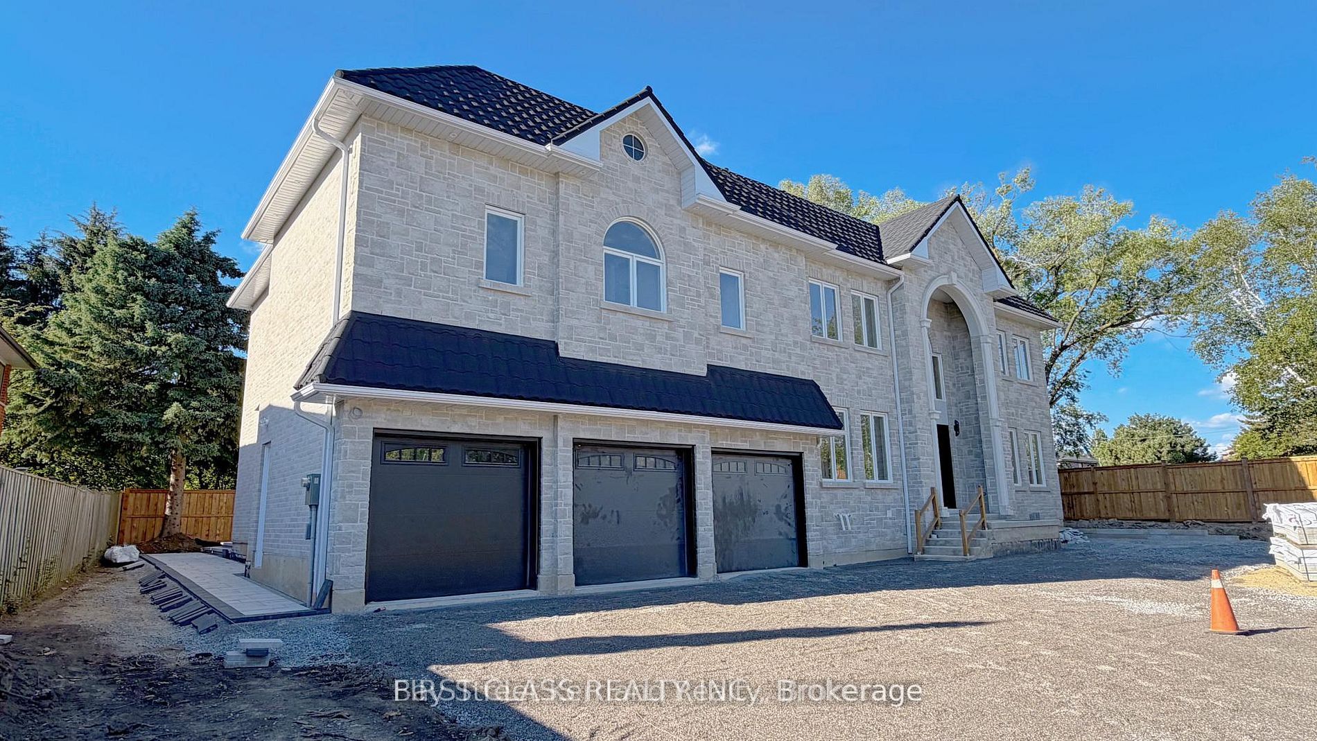 80 Highglen Avenue, Markham, ON L3R 8P9 photo 2