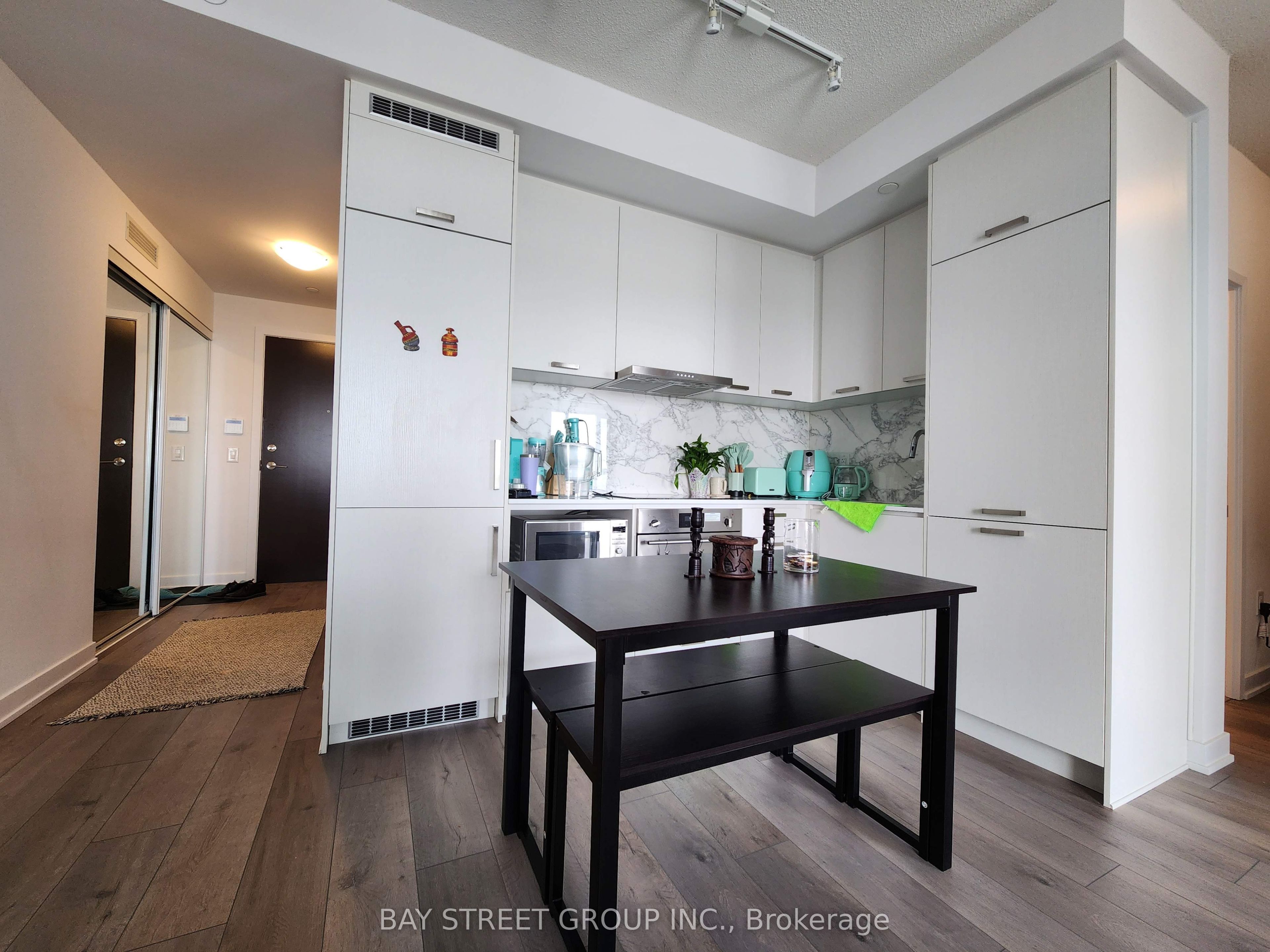 38 Honeycrisp Crescent 5, Vaughan, ON L4K 0M8 photo 4