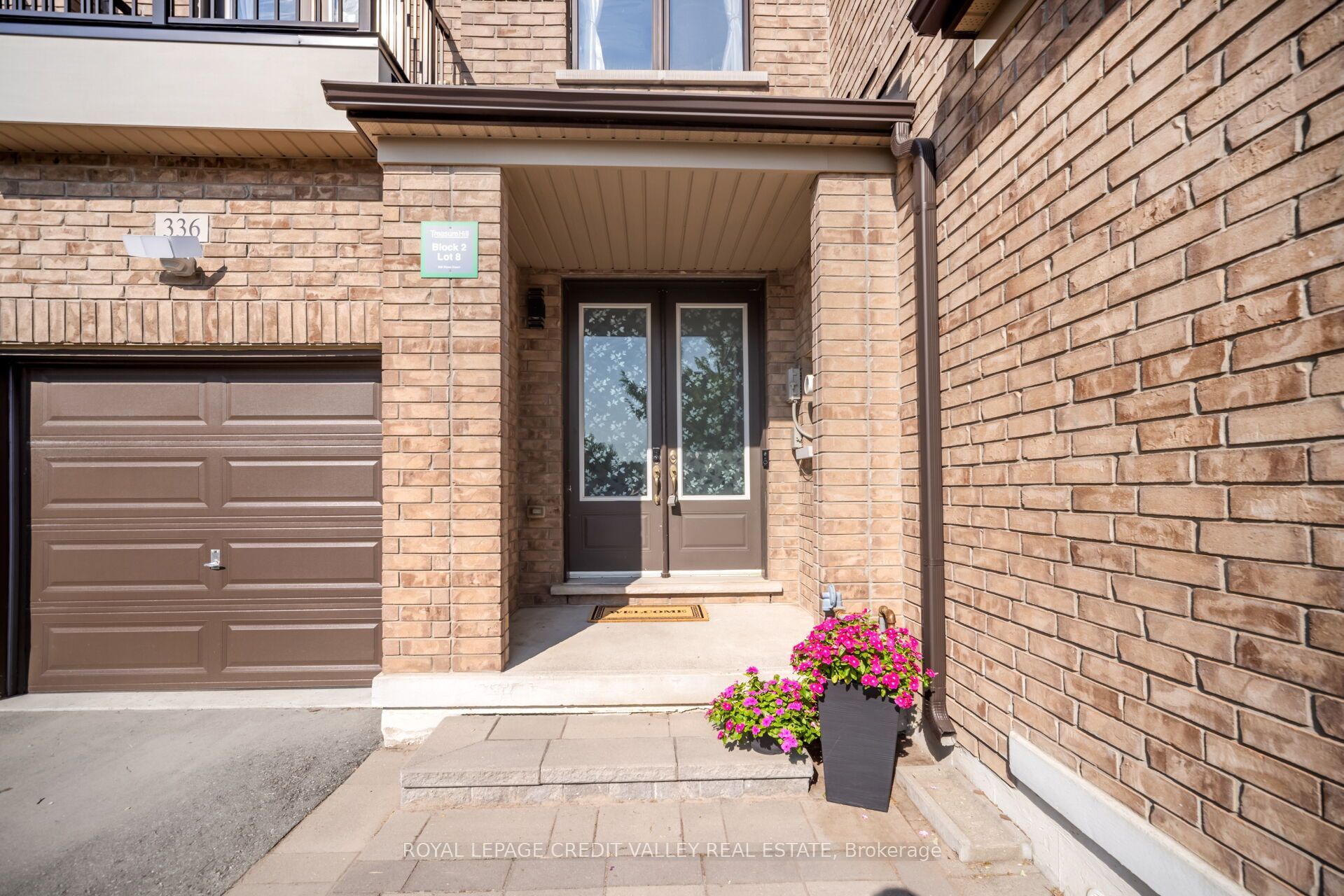 336 Elyse Court, Aurora, ON L4G 2C9 photo 4