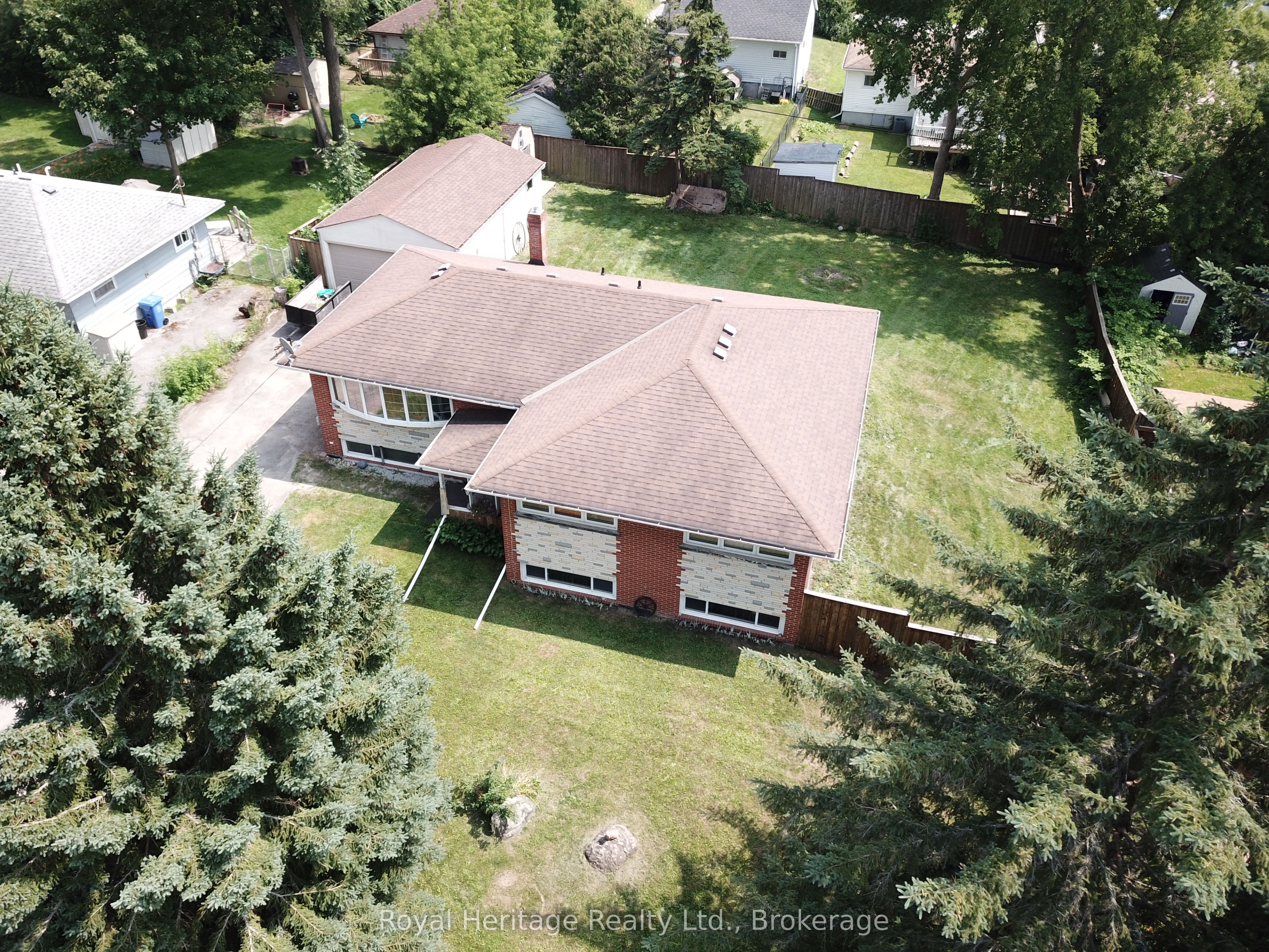 135 Silas Boulevard, Georgina, ON L4P 2K2