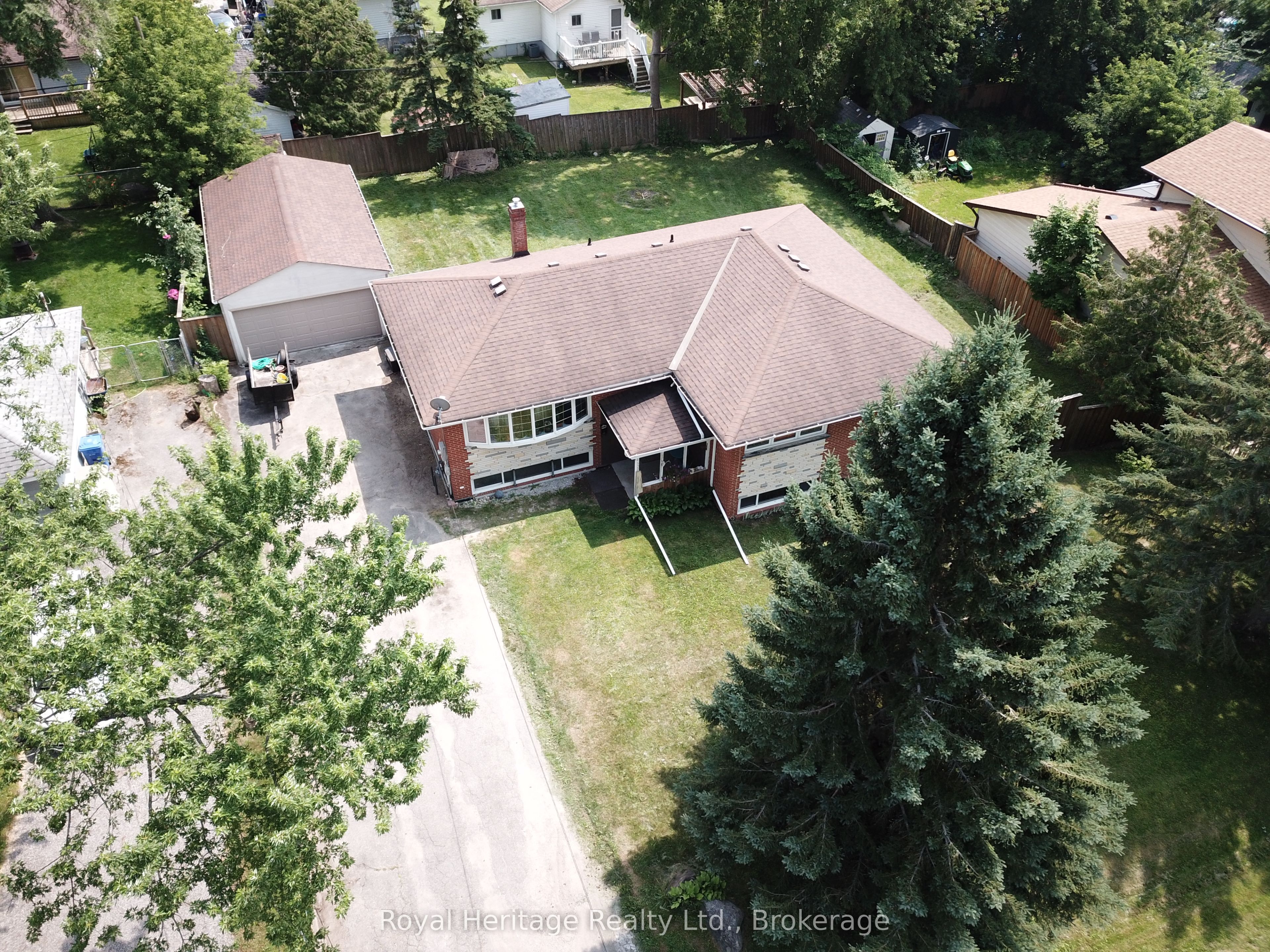135 Silas Boulevard, Georgina, ON L4P 2K2 photo 2