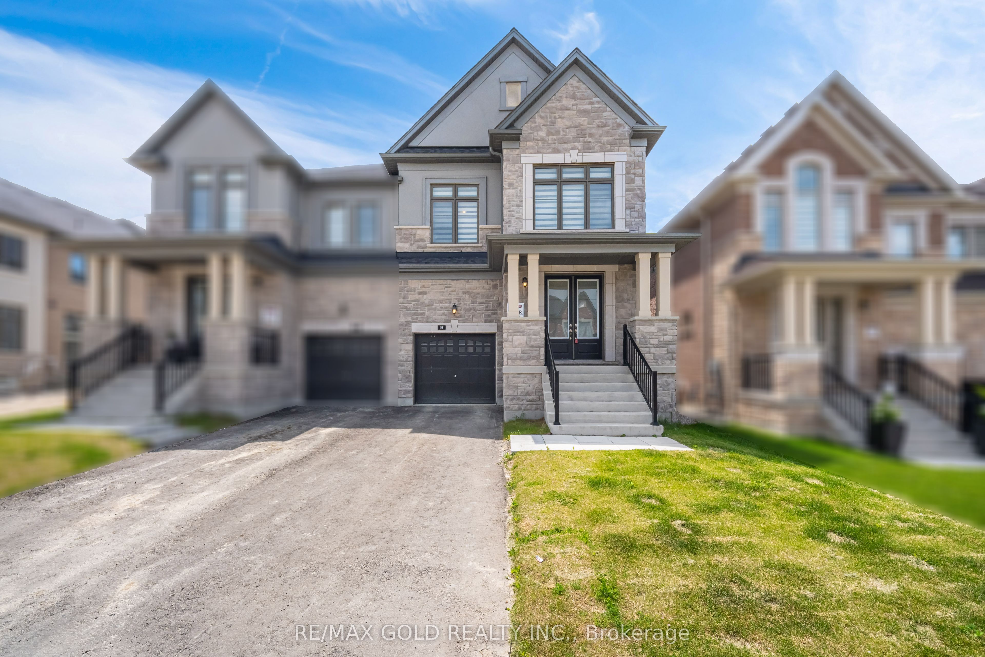 9 Kentledge Avenue, East Gwillimbury, ON L9N 0W3 photo 2