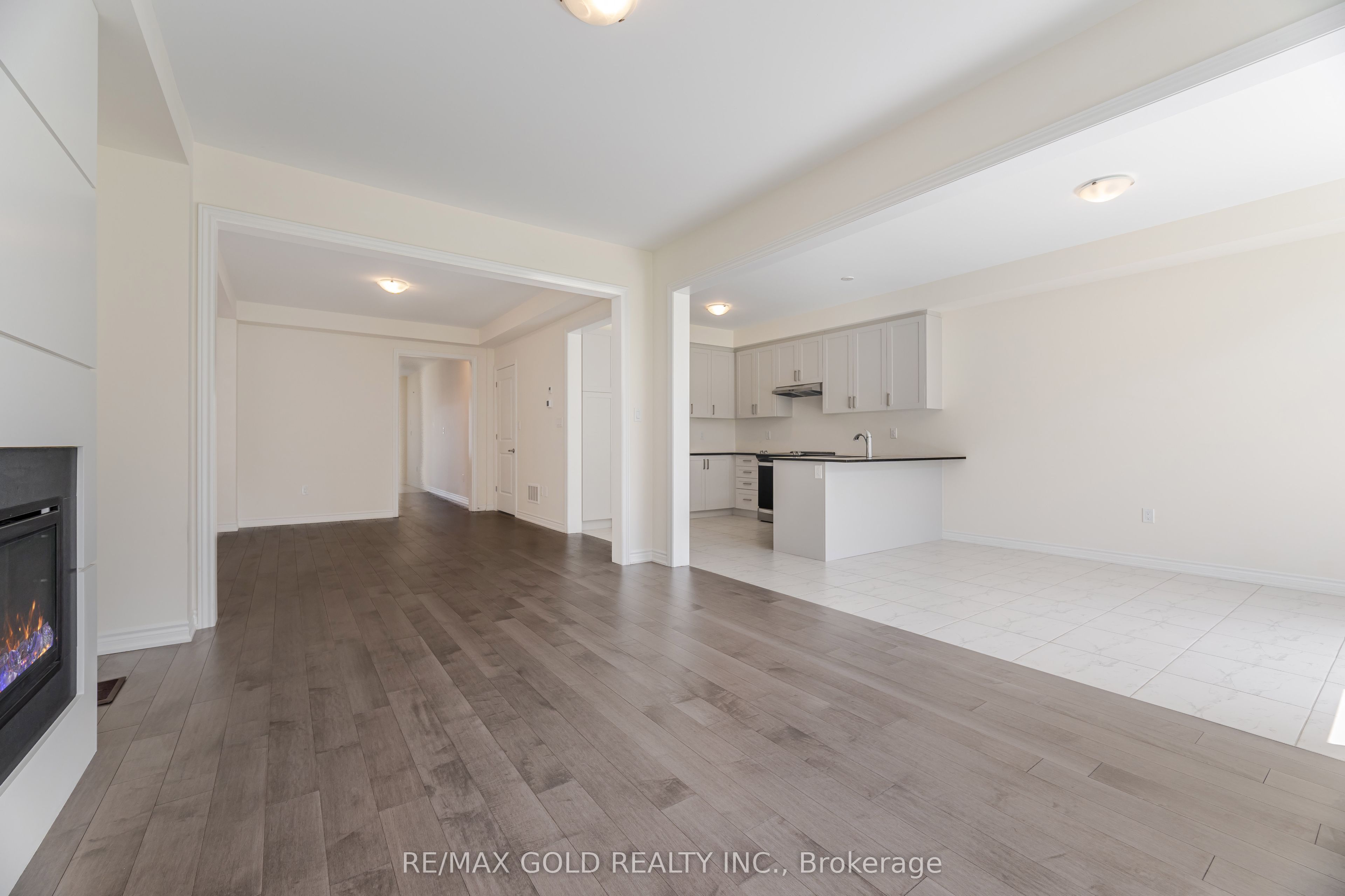 9 Kentledge Avenue, East Gwillimbury, ON L9N 0W3 photo 3