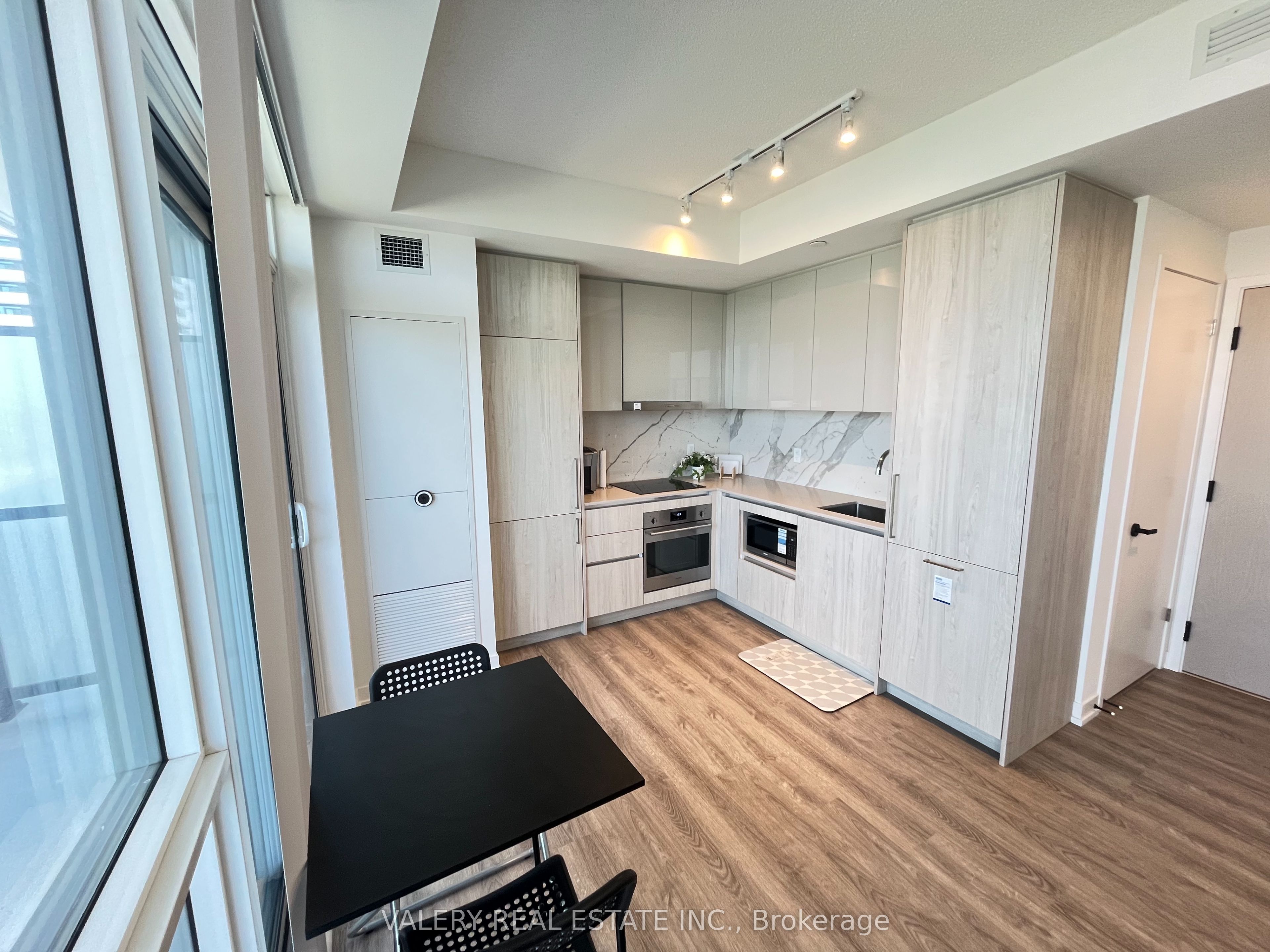 195 Commerce Street 4112, Vaughan, ON L4K 0P9 photo 4