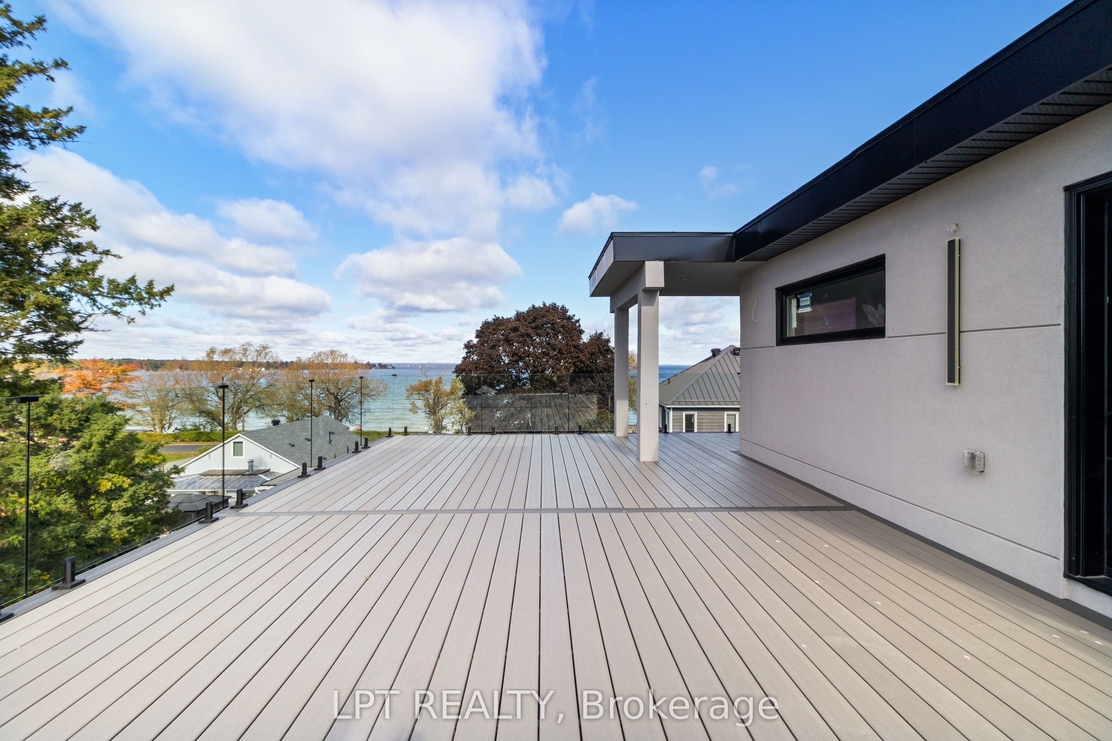 838 Elmwood Street, Georgina, ON L4P 3E9 photo 2