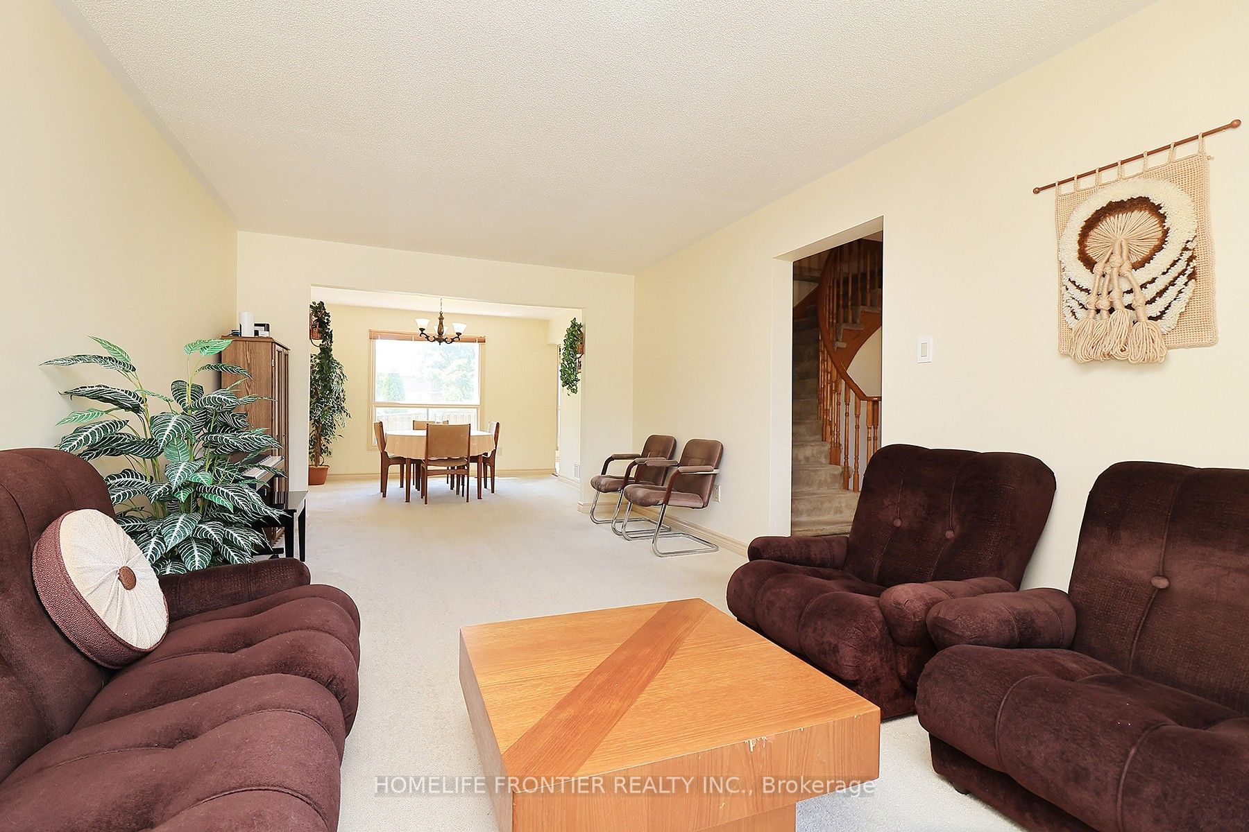 48 Ashfield Drive, Richmond Hill, ON L4E 2K9 photo 2