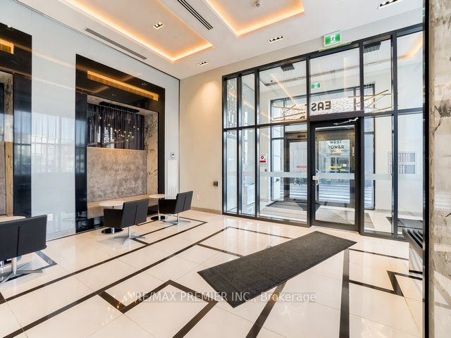 100 Eagle Rock Way 317, Vaughan, ON L6A 5B9 photo 4