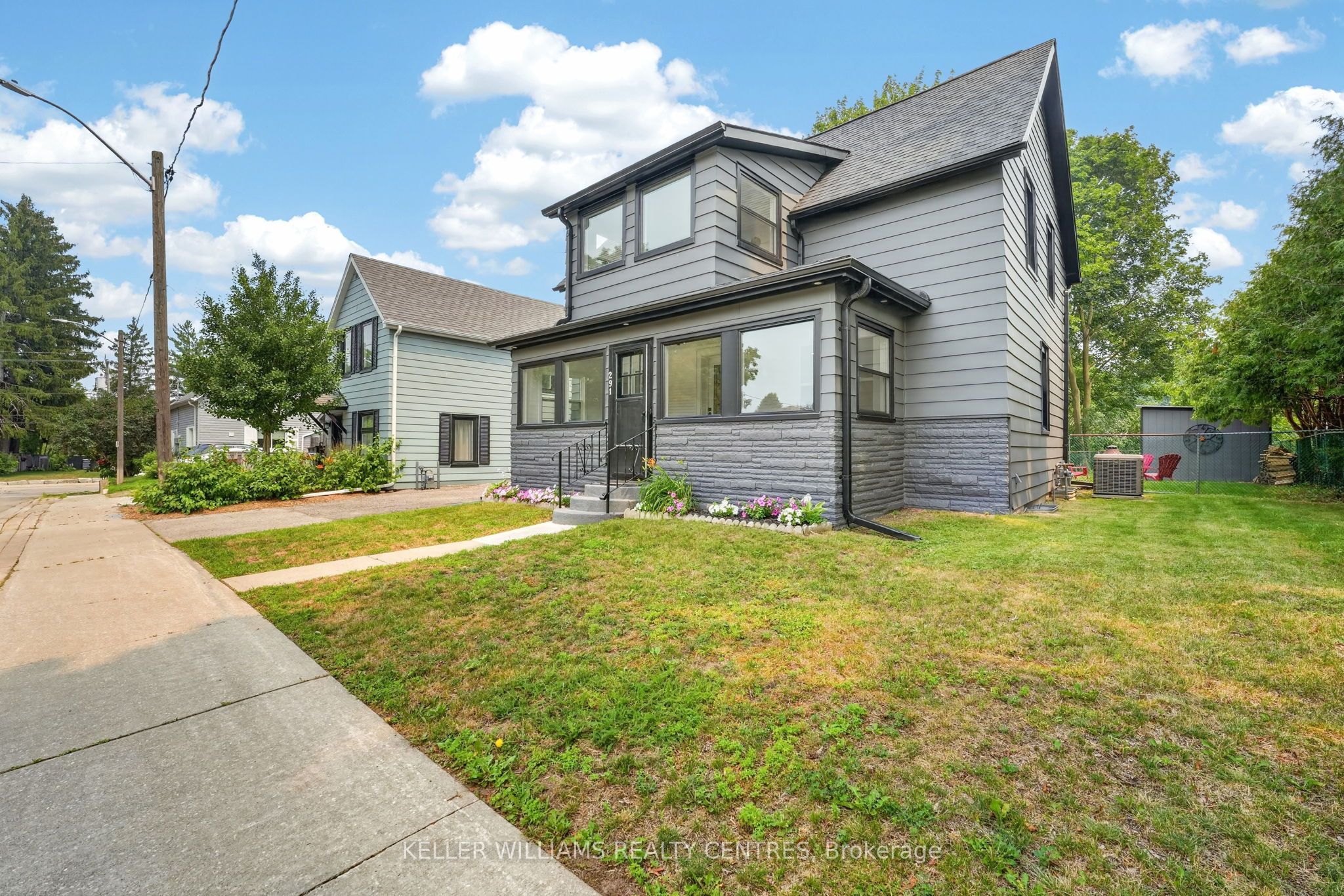 291 Ellen Street, Newmarket, ON L3Y 4C7 photo 2