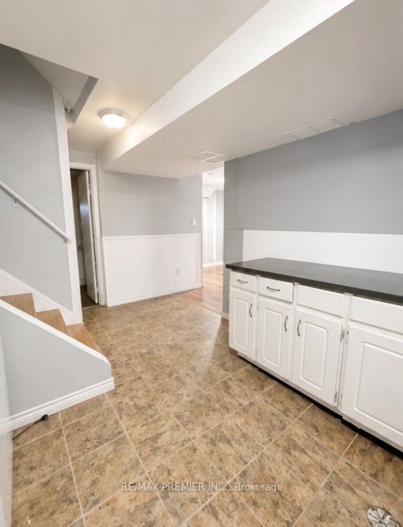 33 Albany Drive Basement, Vaughan, ON L4L 2X5 photo 5