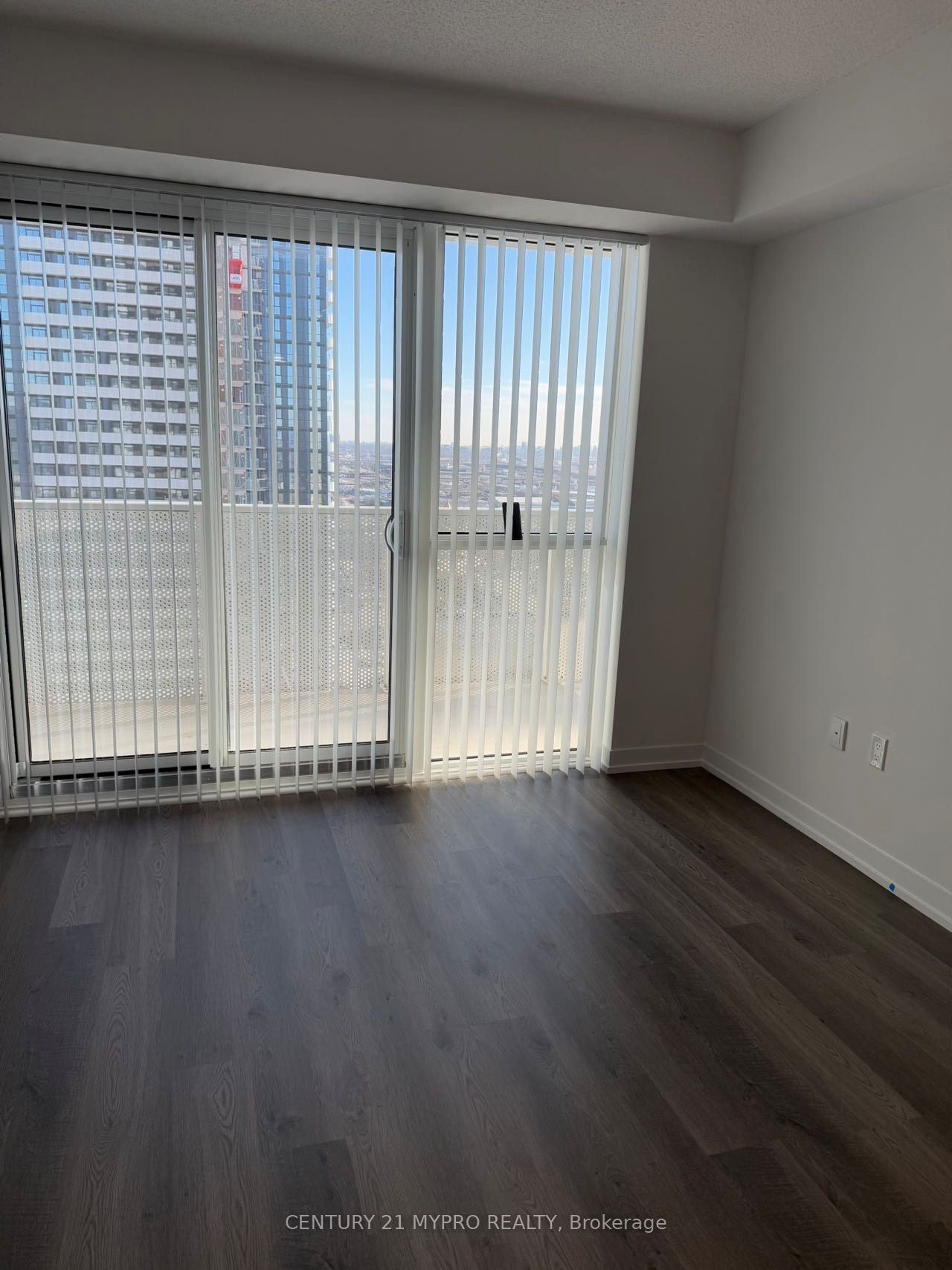 195 Commerce Street 2701, Vaughan, ON L4K 0P9 photo 2