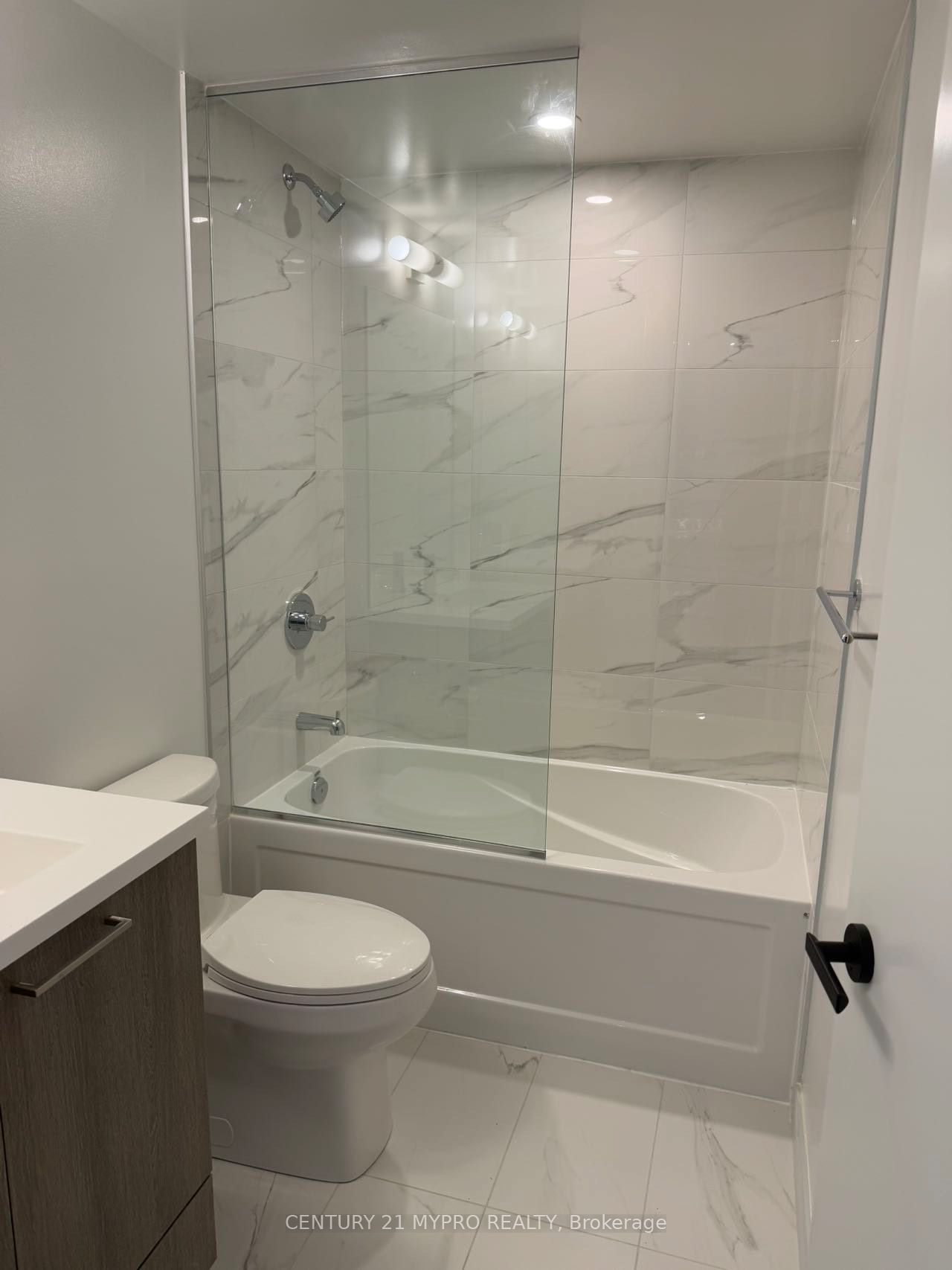 195 Commerce Street 2701, Vaughan, ON L4K 0P9 photo 5
