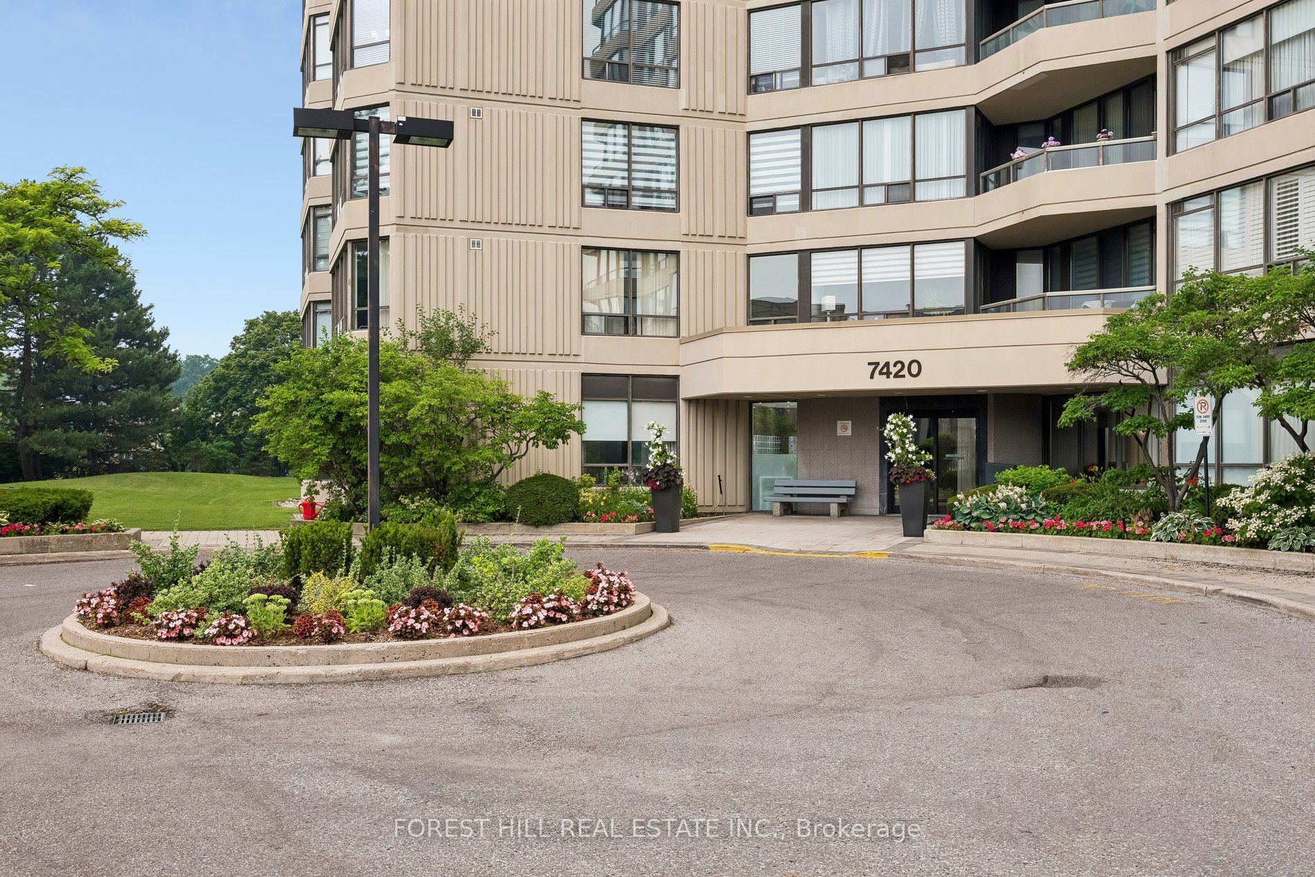 7420 Bathurst Street 101, Vaughan, ON L4J 6X4 photo 2