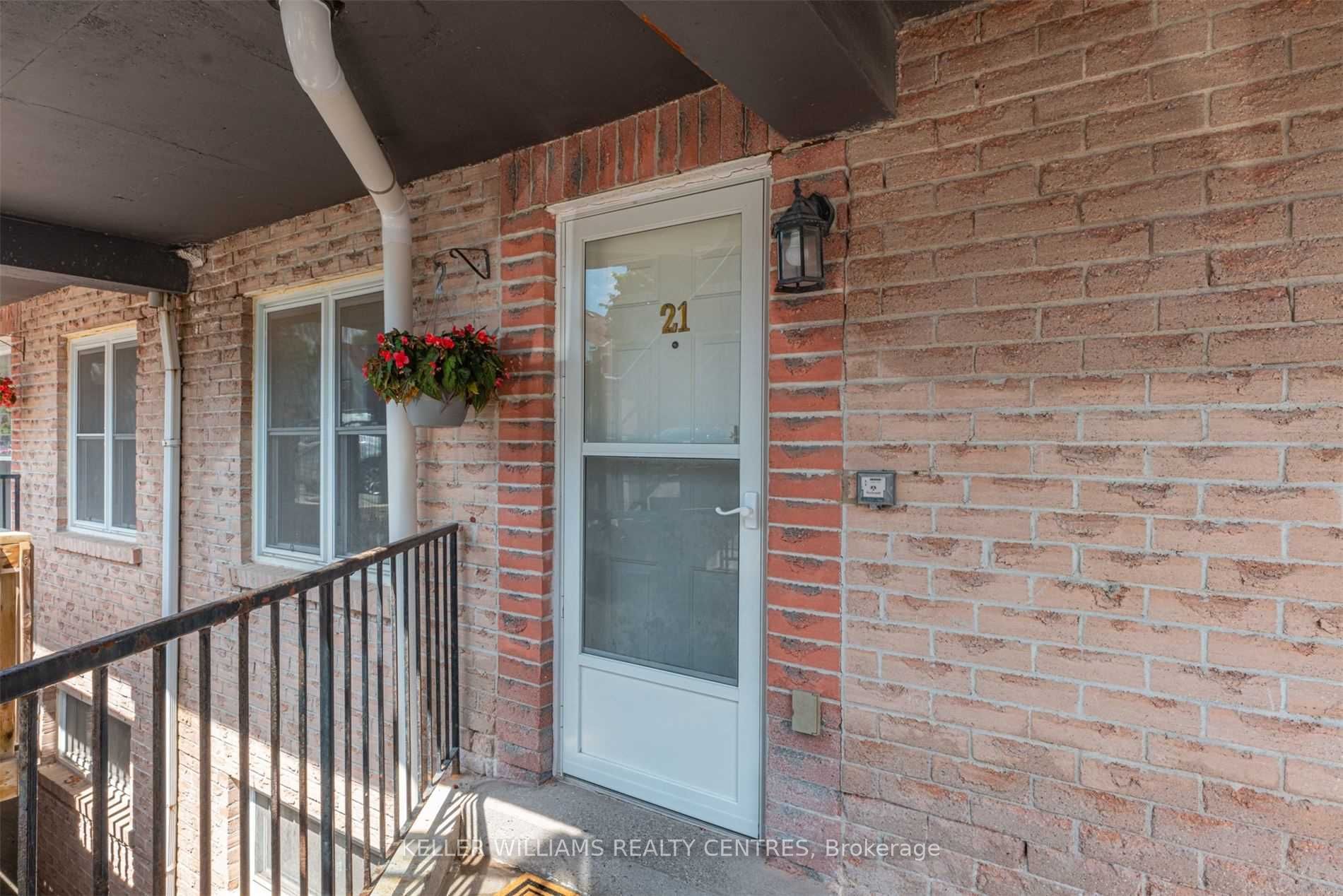 115 Main Street S 21, Newmarket, ON L3Y 8J2 photo 2