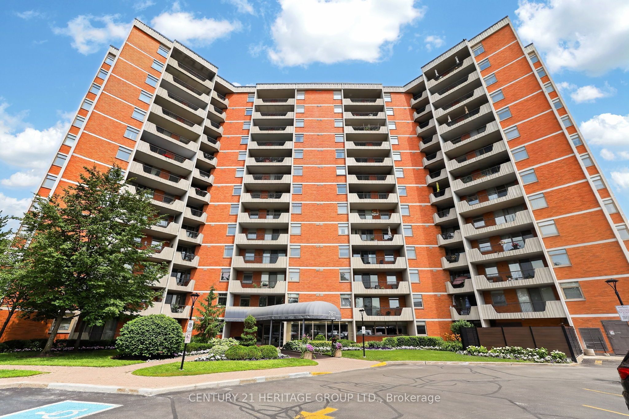 7811 Yonge Street 603, Markham, ON L3T 4S3 photo 2
