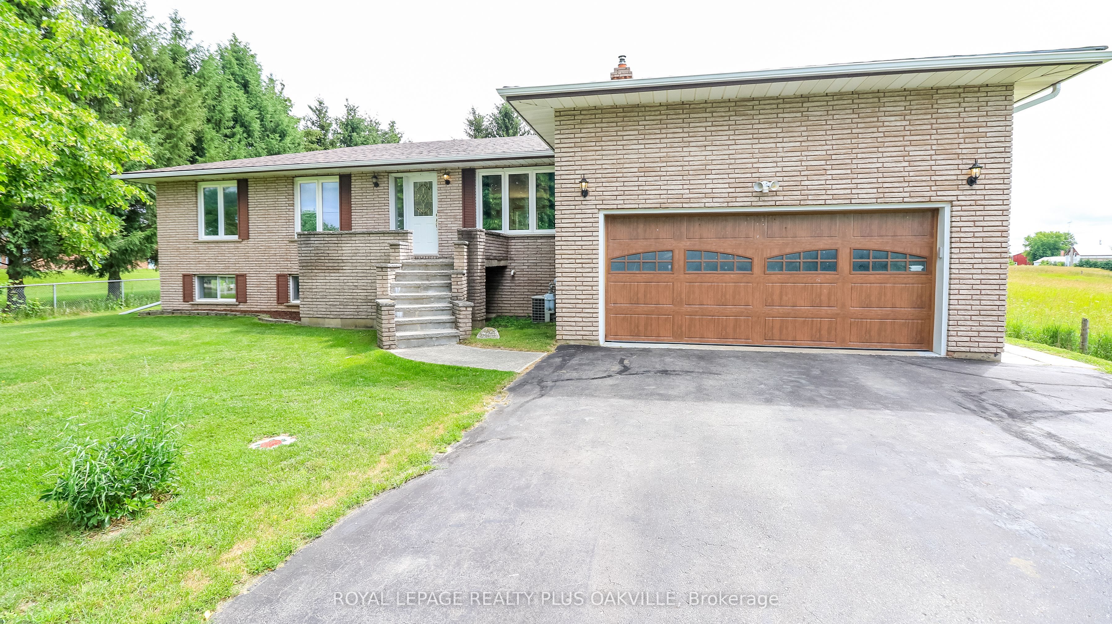 52 Denney Drive, Essa, ON L0L 1N0