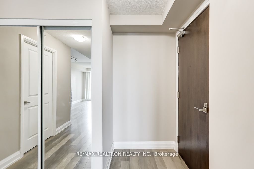 370 Highway 7 N/A E 615, Richmond Hill, ON L4B 0C4 photo 3