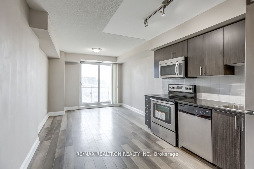 370 Highway 7 N/A E 615, Richmond Hill, ON L4B 0C4 photo 5
