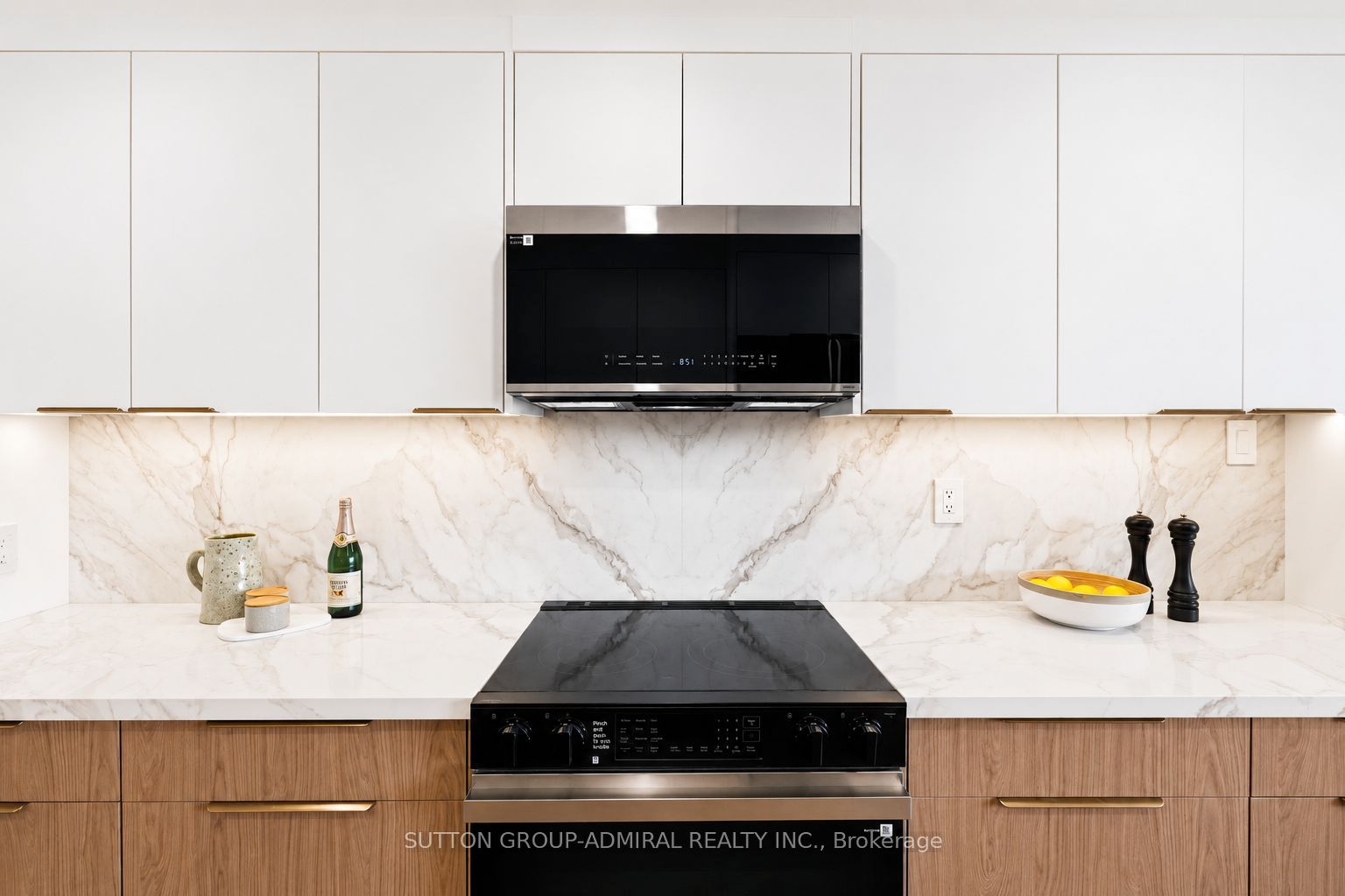 7250 Yonge Street 311, Vaughan, ON L4J 7X1 photo 5