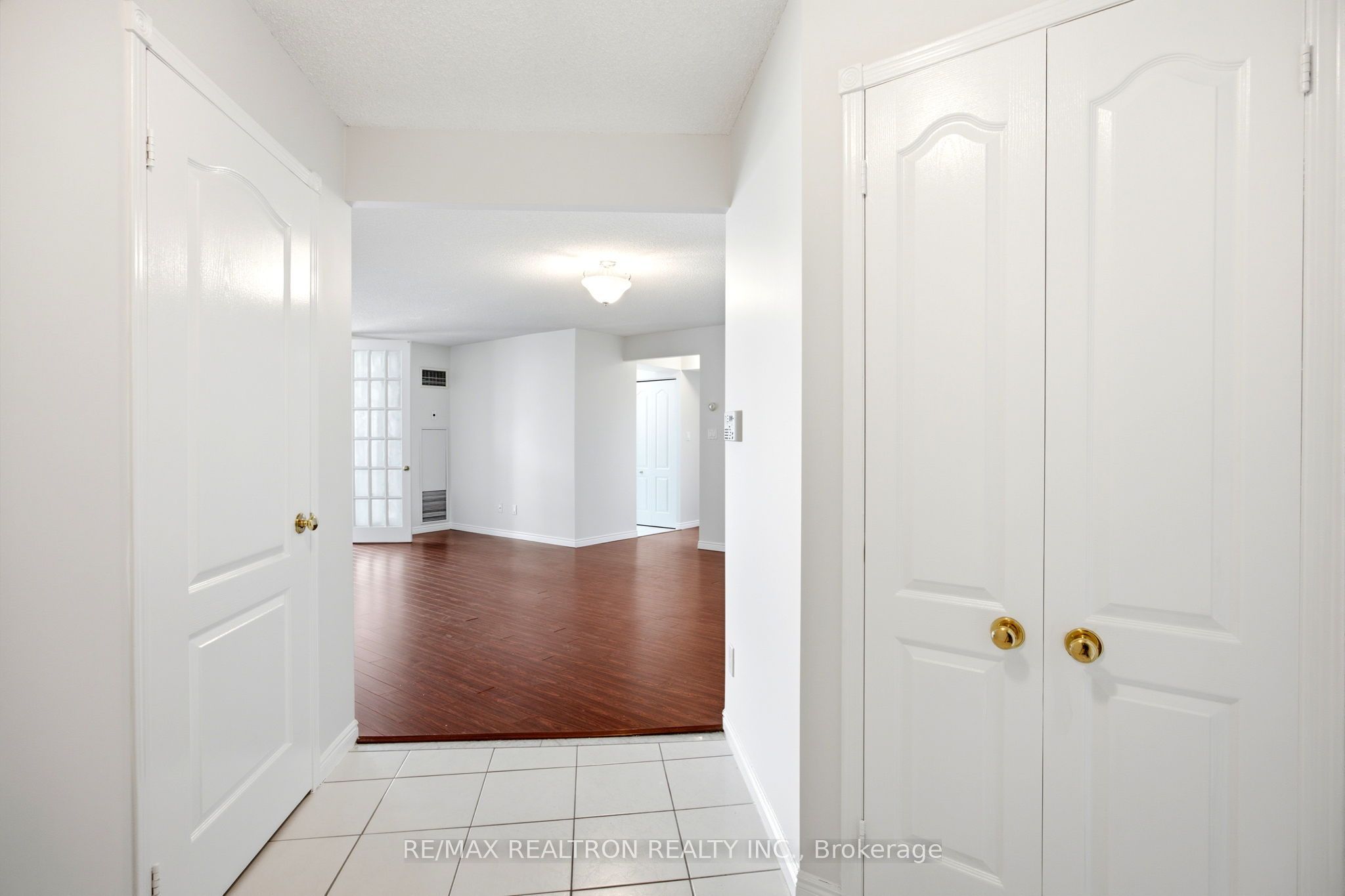 850 Steeles Avenue W 1103, Vaughan, ON L4J 8E7 photo 3