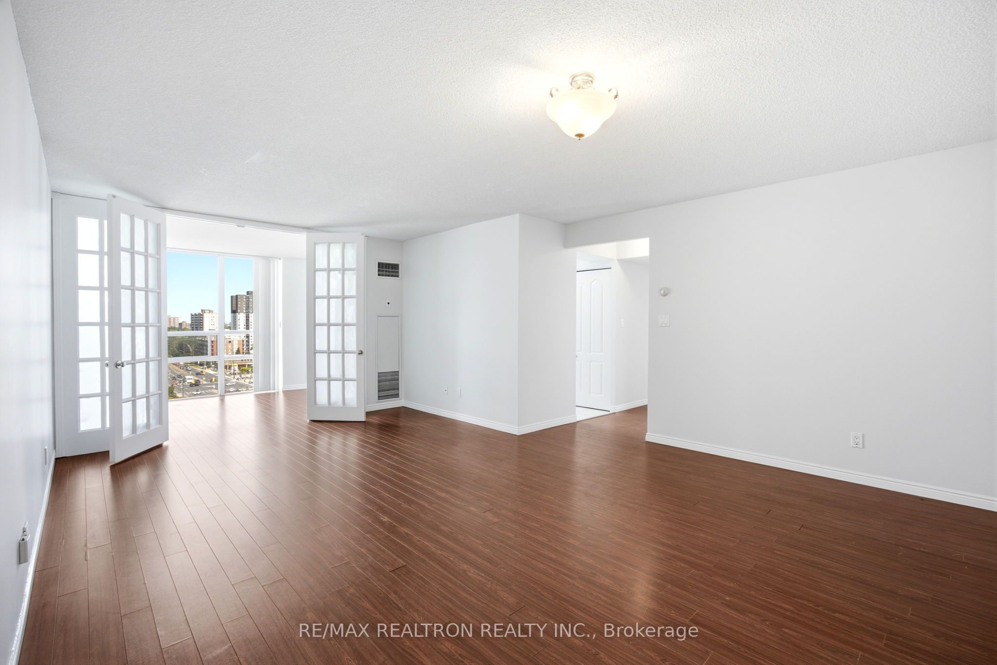 850 Steeles Avenue W 1103, Vaughan, ON L4J 8E7 photo 4