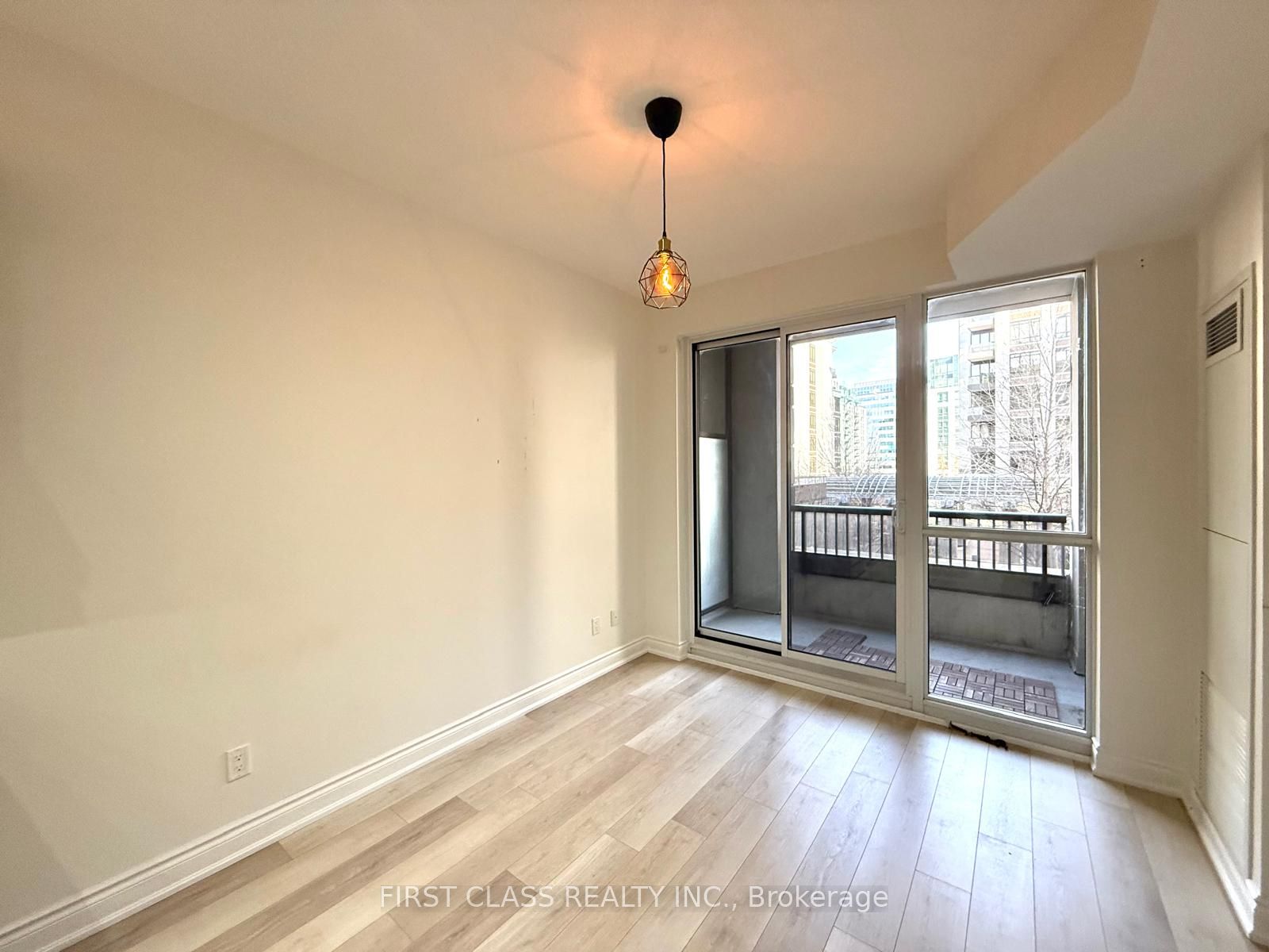 38 Cedarland Drive 315, Markham, ON L6G 1C7 photo 2